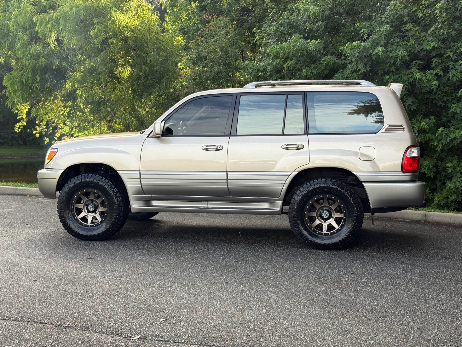 Used-1999-Lexus-LX-470-SOUTHERN-SUPER-CEAN-FRESH-BUILD-1749232684