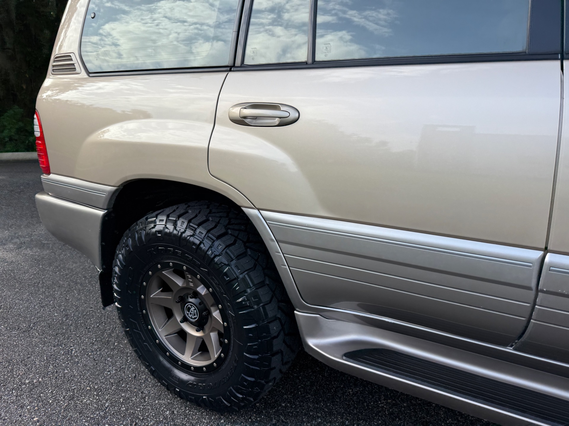 Used-1999-Lexus-LX-470-SOUTHERN-SUPER-CEAN-FRESH-BUILD-1749232691