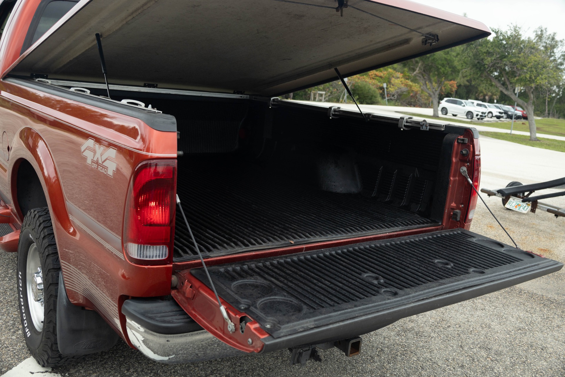 Used-2000-Ford-F-250-Super-Duty-XLT-4X4-1744142384 (22)