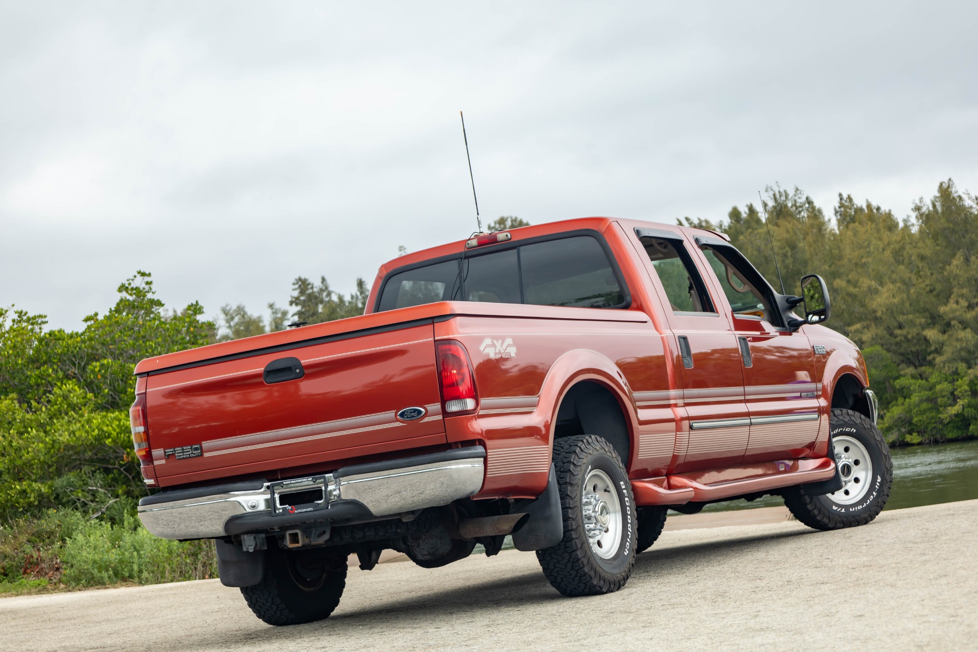Used-2000-Ford-F-250-Super-Duty-XLT-4X4-1744142384 (36)