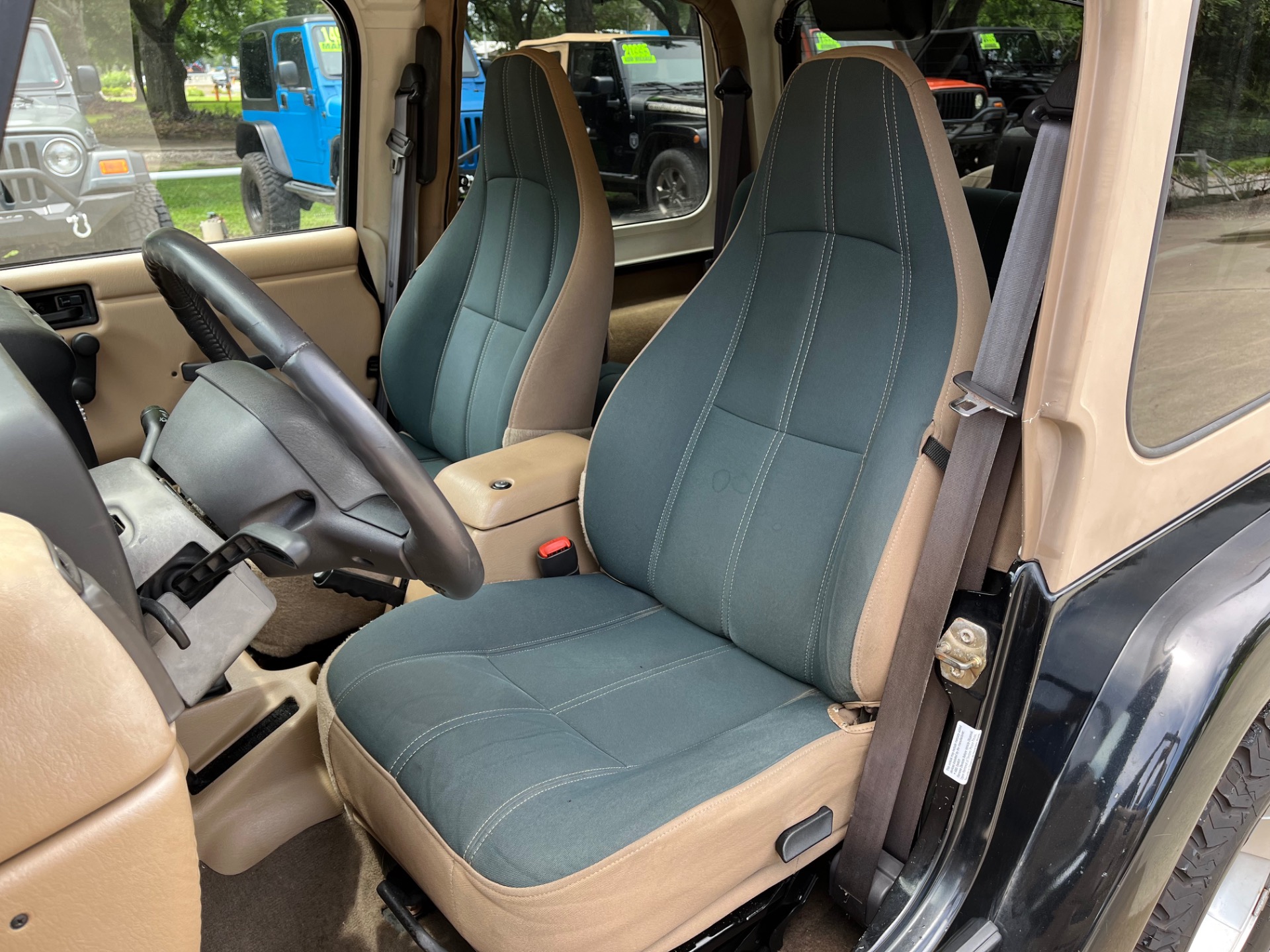 Used-2000-Jeep-Wrangler-Sahara (12)