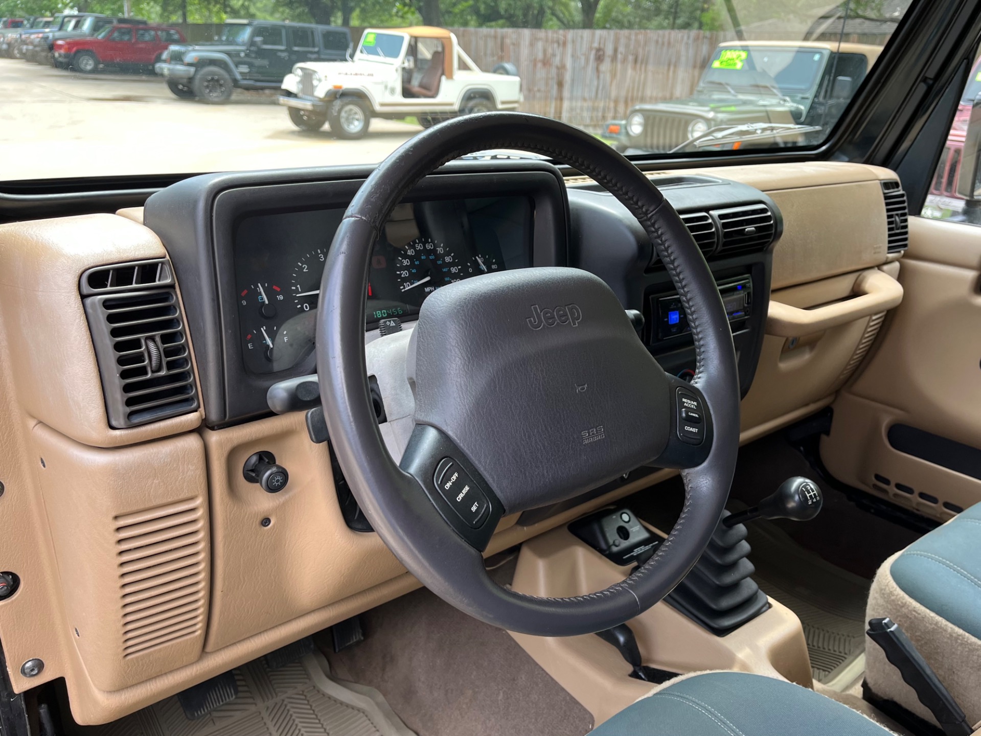 Used-2000-Jeep-Wrangler-Sahara (13)