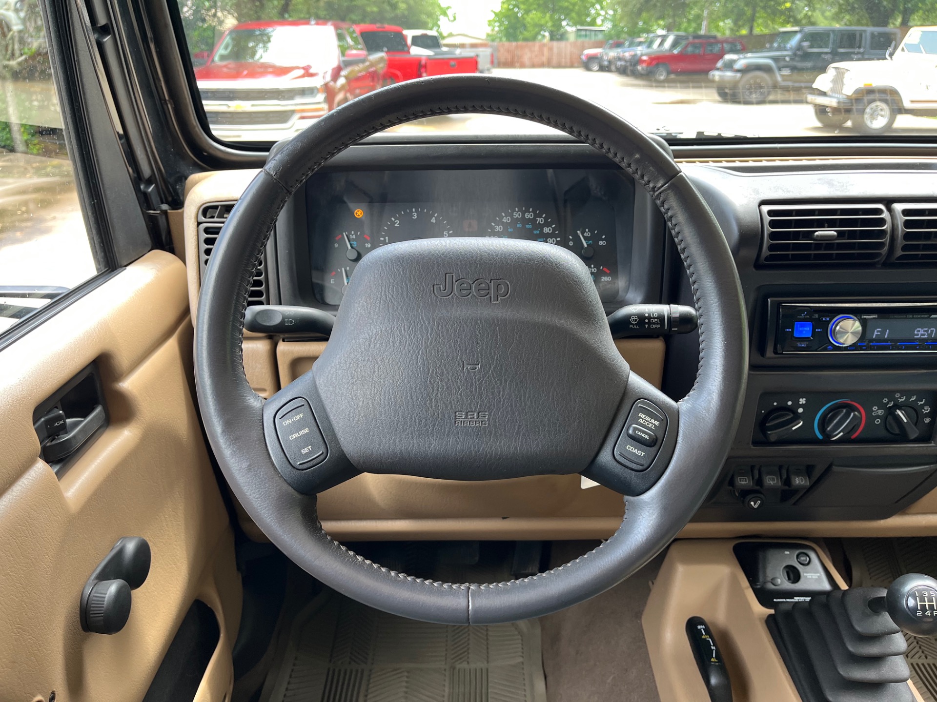 Used-2000-Jeep-Wrangler-Sahara (15)