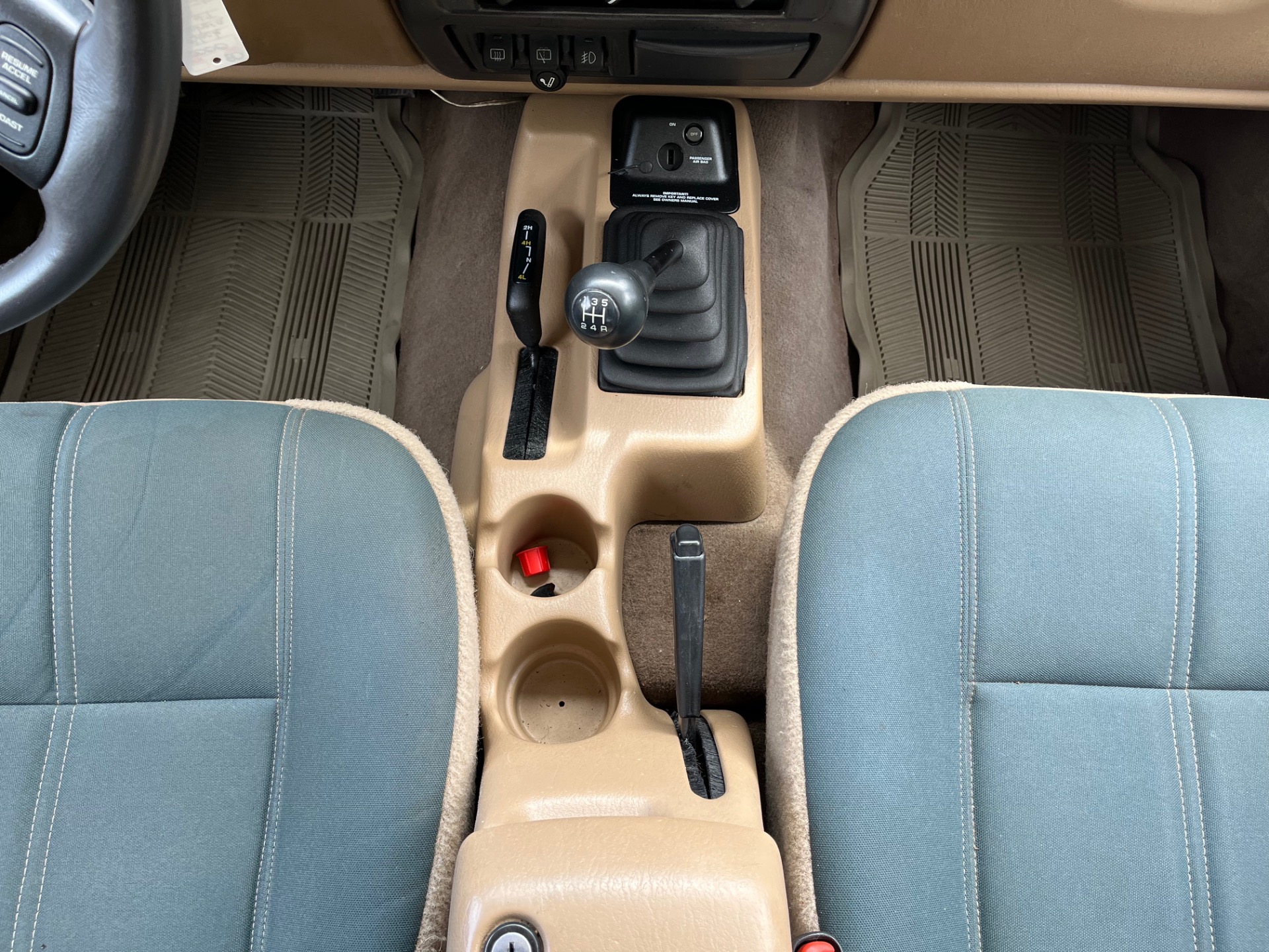 Used-2000-Jeep-Wrangler-Sahara (17)