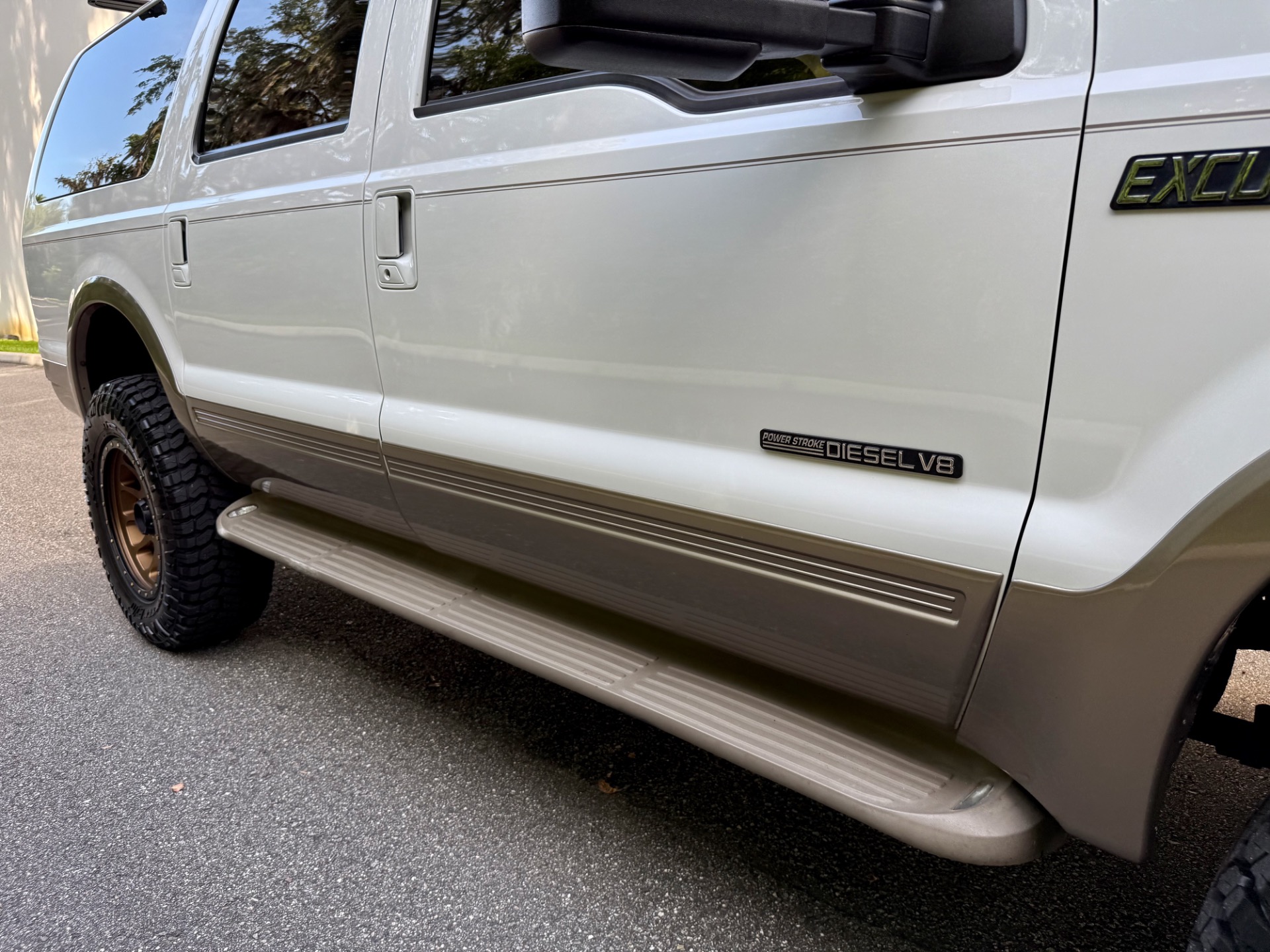 Used-2001-Ford-EXCURSION-73-DIESEL-4X4-EXCEPTIONAL-Limited-1748546351
