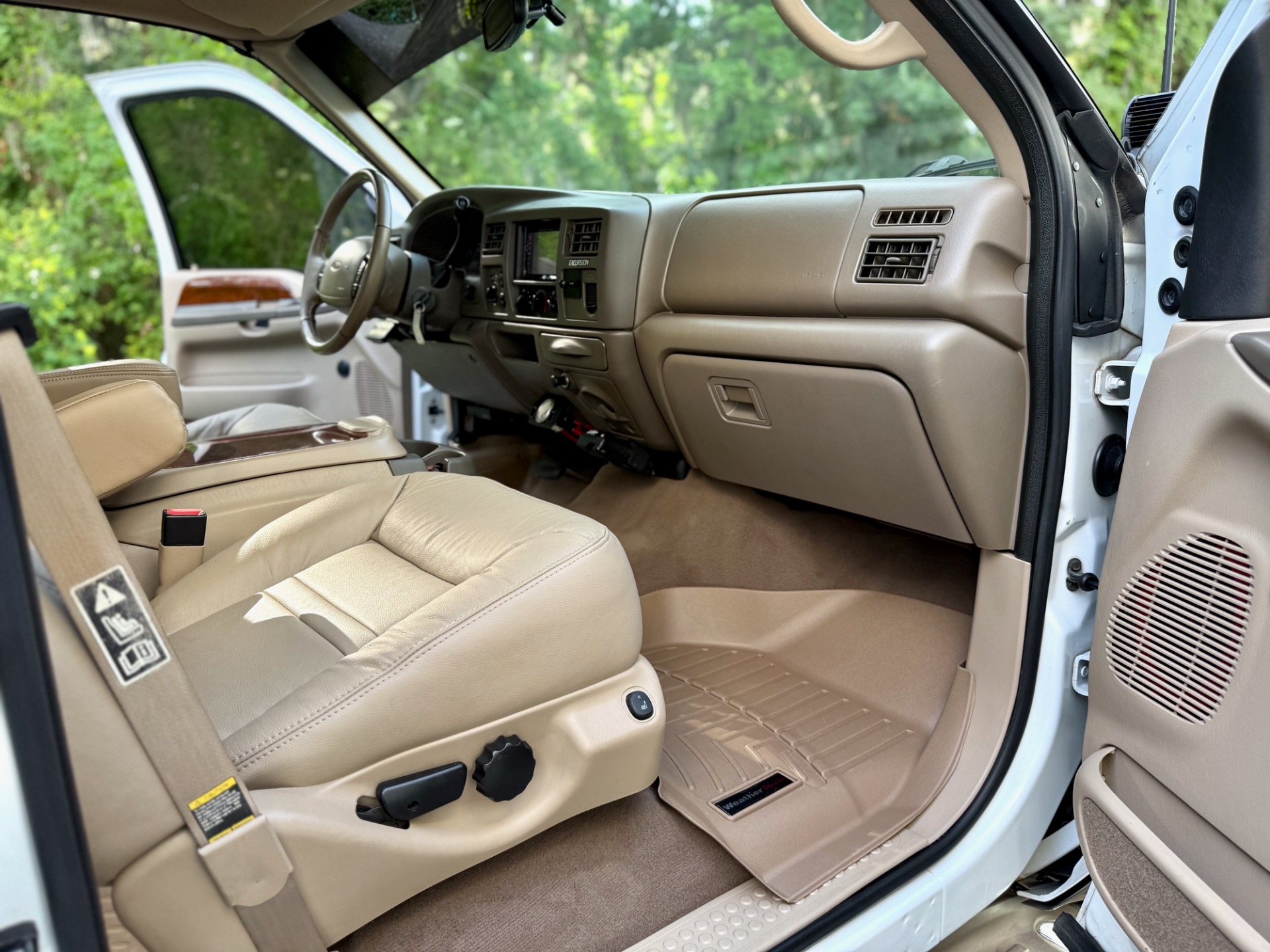 Used-2001-Ford-EXCURSION-73-DIESEL-4X4-EXCEPTIONAL-Limited-1748546352 (1)
