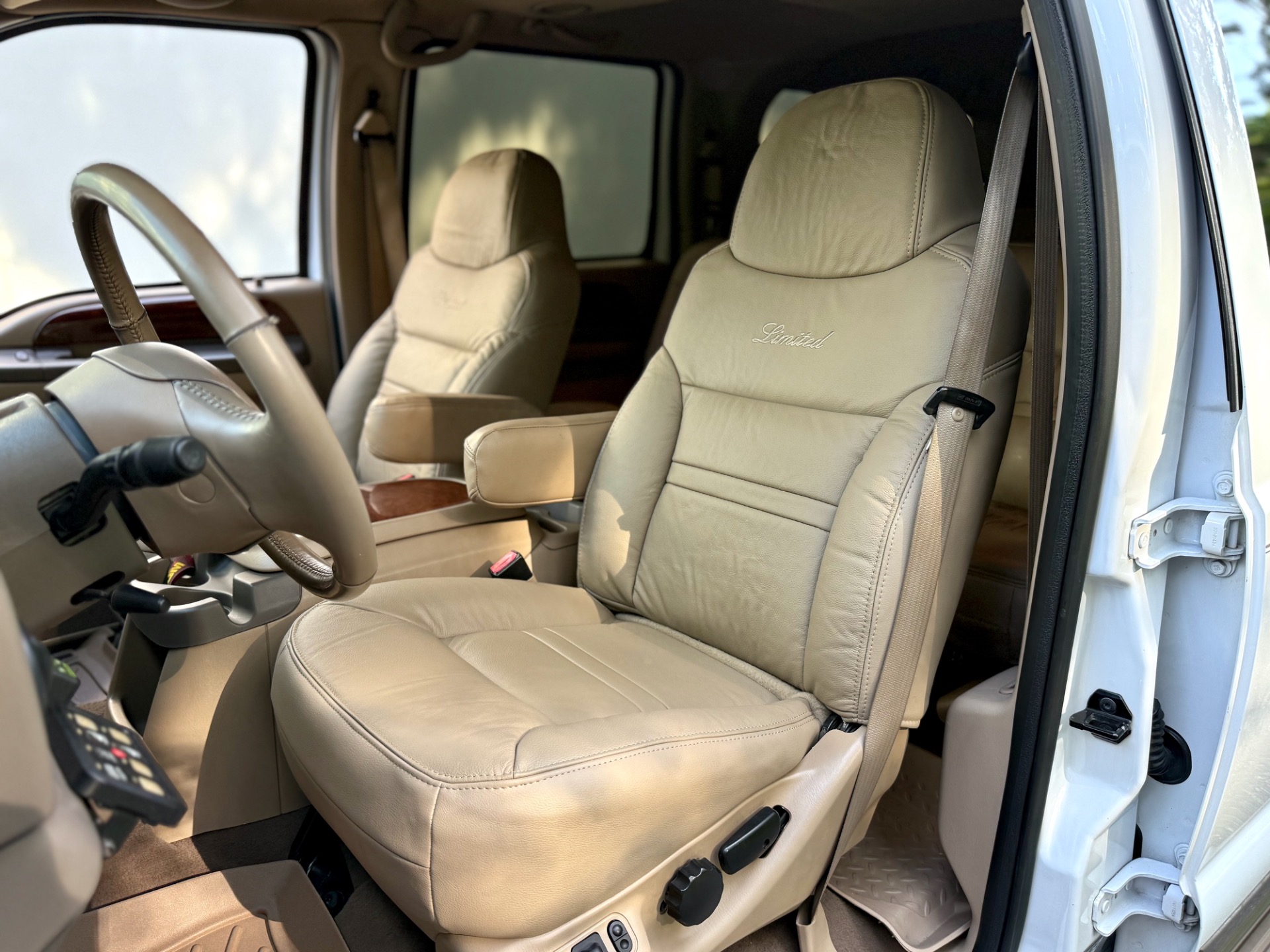 Used-2001-Ford-EXCURSION-73-DIESEL-4X4-EXCEPTIONAL-Limited-1748546352