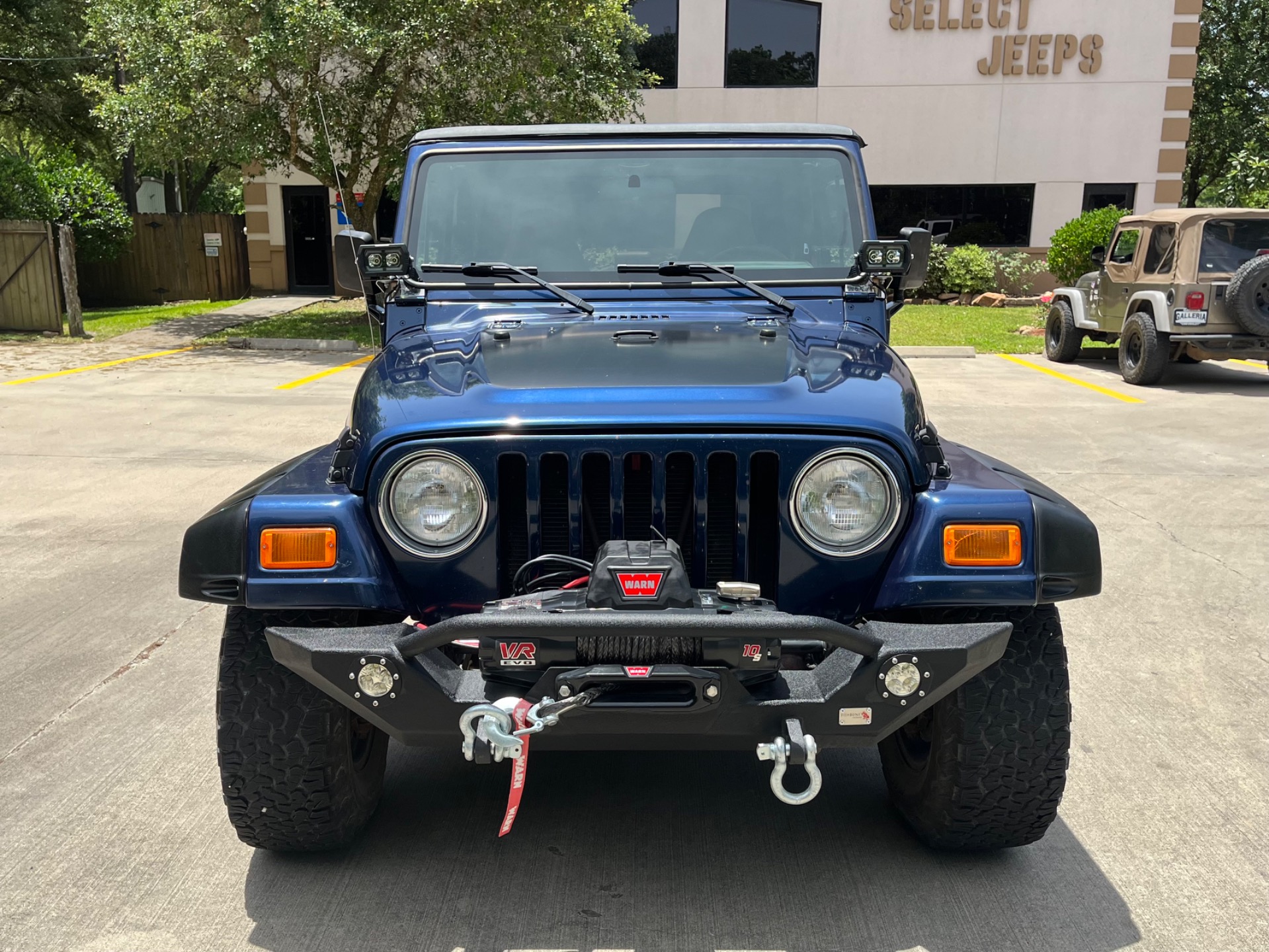 Used-2002-Jeep-Wrangler-X (1)