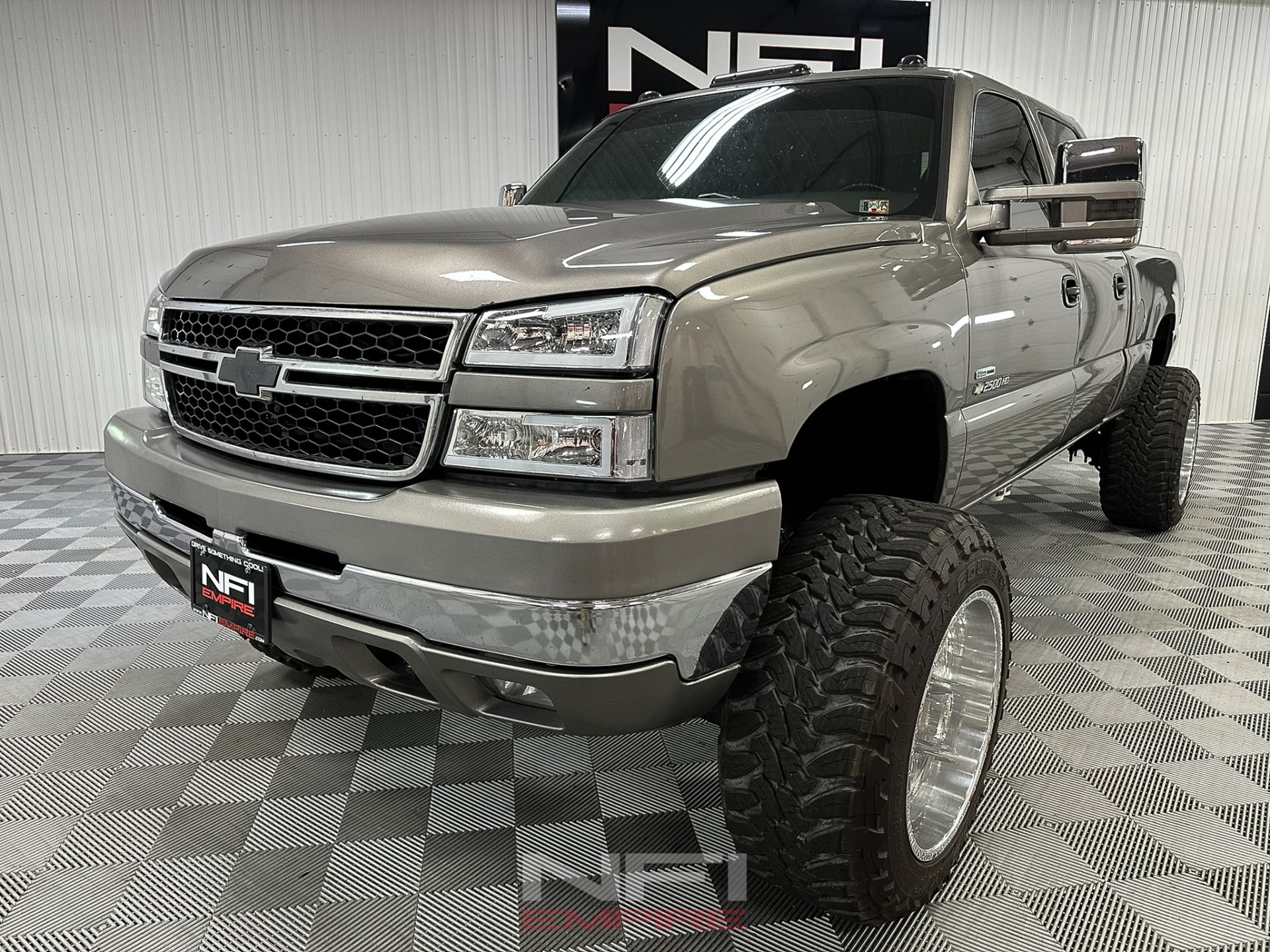 Used-2006-Chevrolet-Silverado-2500-HD-Crew-Cab-LT-Pickup-4D-6-12-ft-1748363068 (1)
