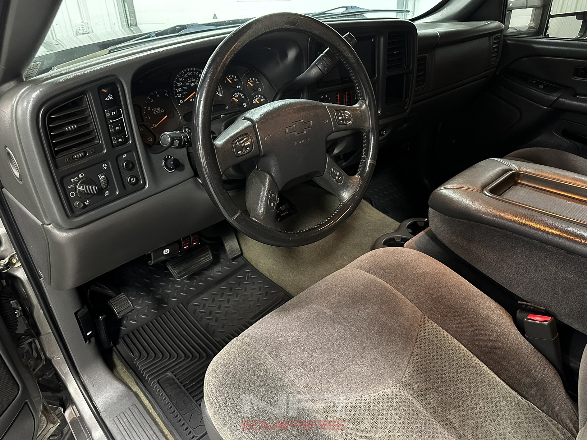 Used-2006-Chevrolet-Silverado-2500-HD-Crew-Cab-LT-Pickup-4D-6-12-ft-1748363068 (14)