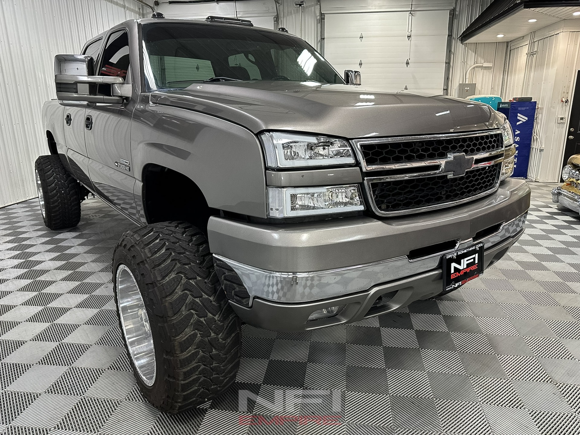 Used-2006-Chevrolet-Silverado-2500-HD-Crew-Cab-LT-Pickup-4D-6-12-ft-1748363068 (3)