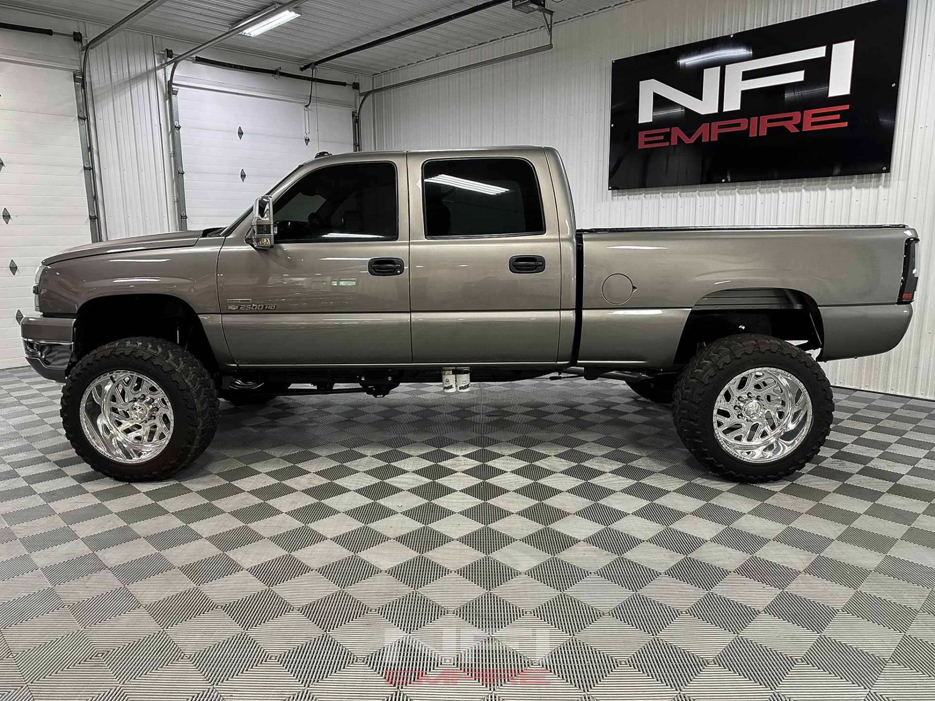 Used-2006-Chevrolet-Silverado-2500-HD-Crew-Cab-LT-Pickup-4D-6-12-ft-1748363068