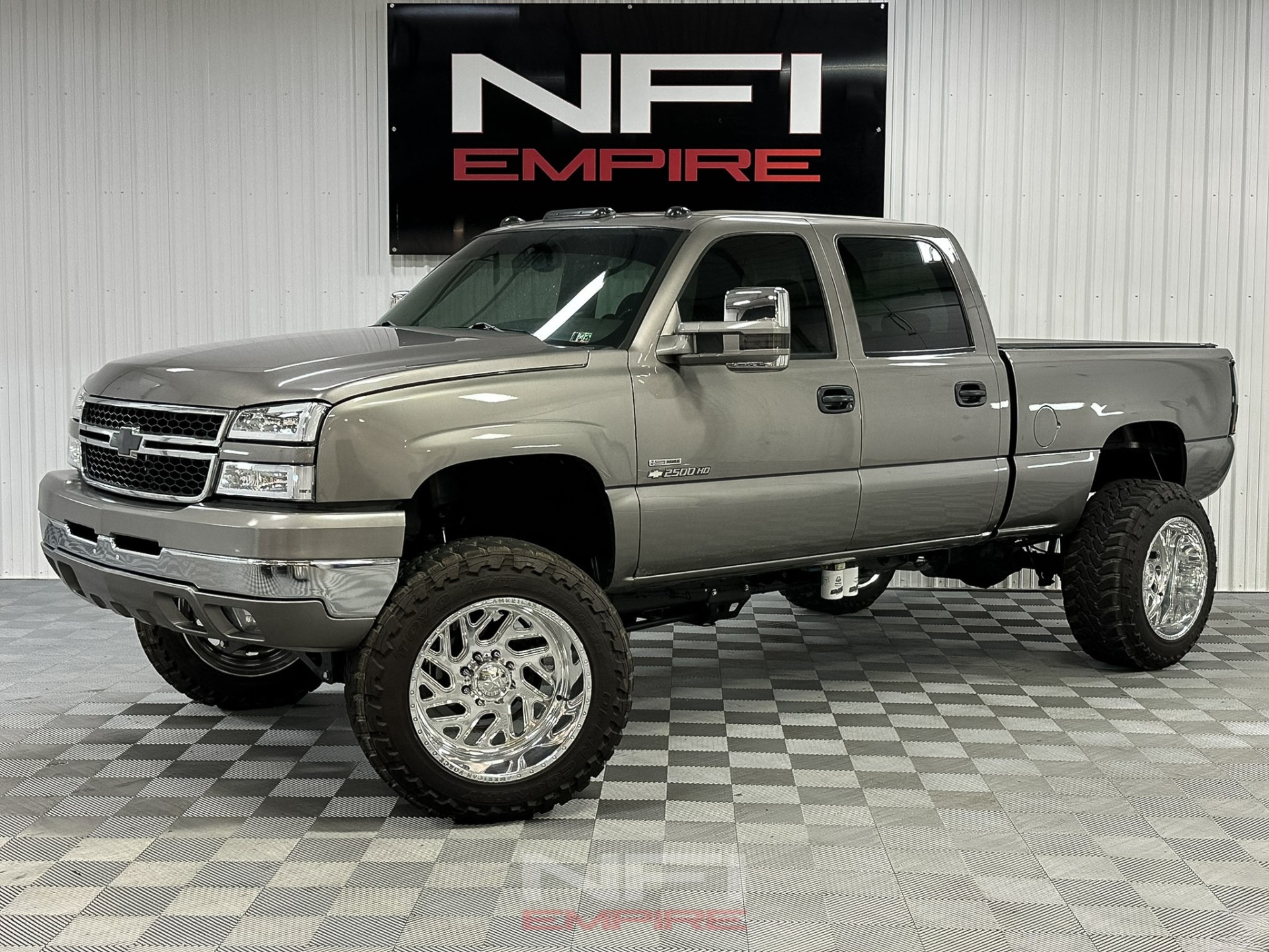 Used-2006-Chevrolet-Silverado-2500-HD-Crew-Cab-LT-Pickup-4D-6-12-ft-1748640722