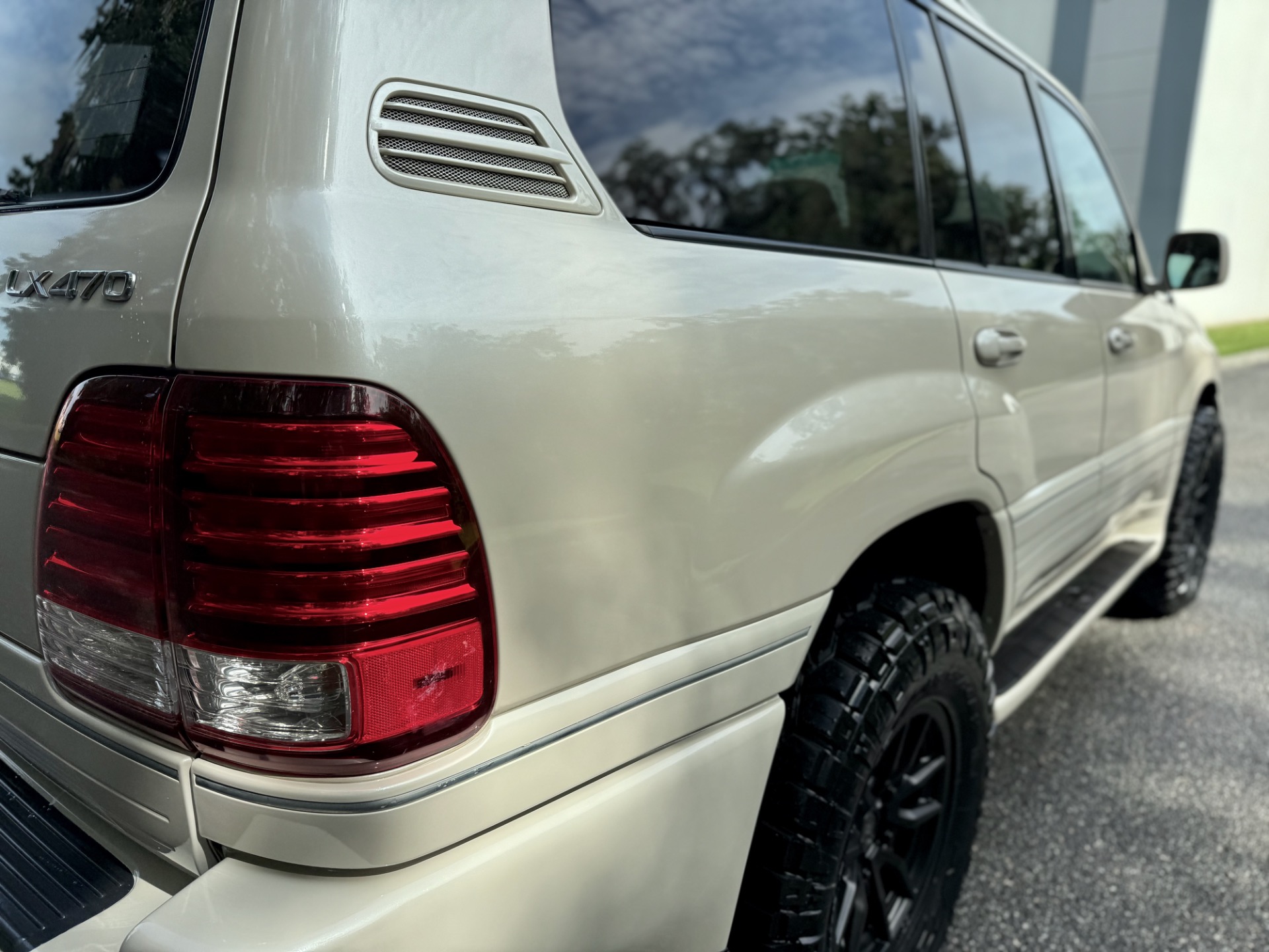 Used-2006-Lexus-LX-470-1-OWNER-CLEAN-CARFAX-1749087368 (1)