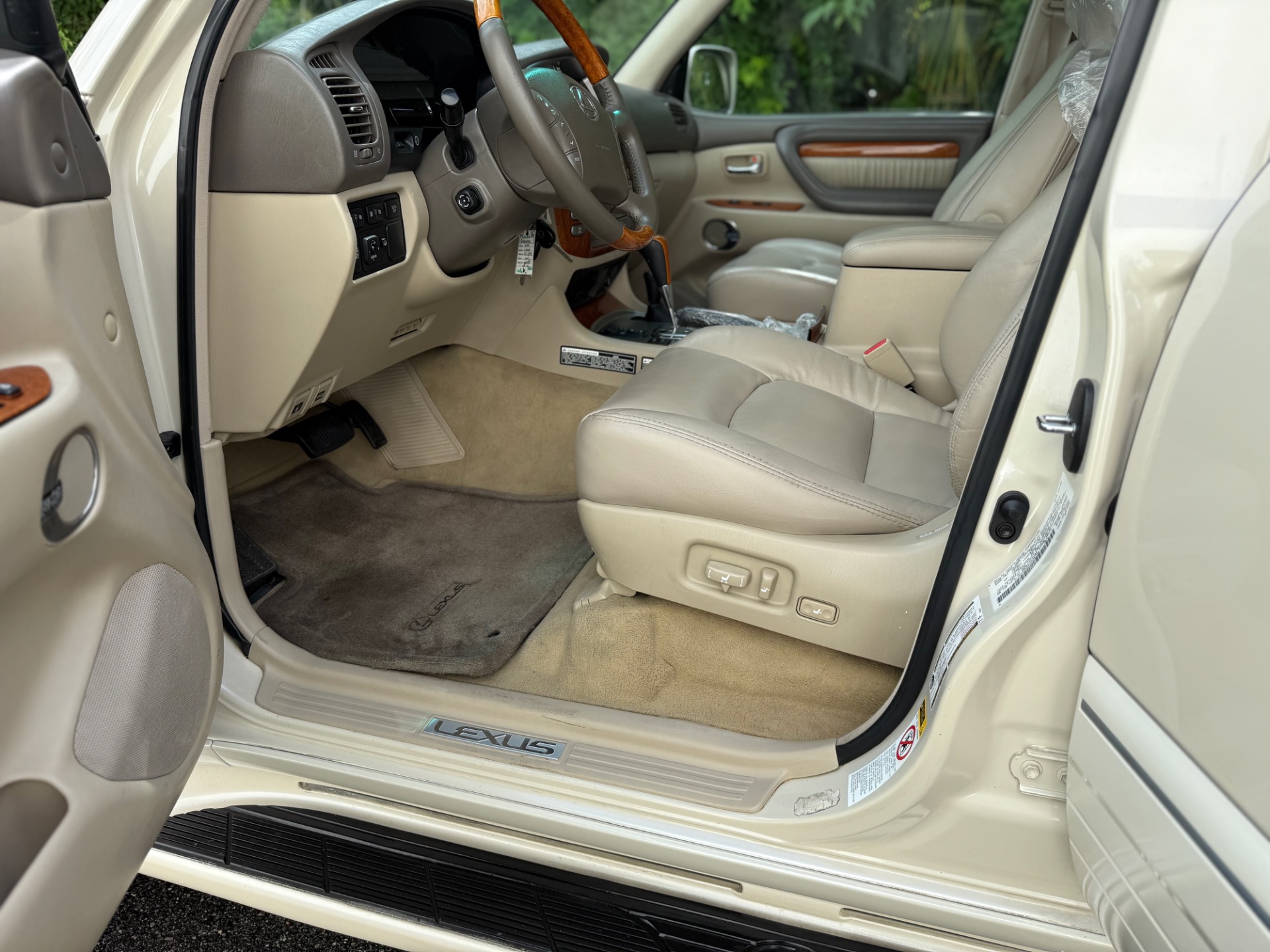 Used-2006-Lexus-LX-470-1-OWNER-CLEAN-CARFAX-1749087368 (4)