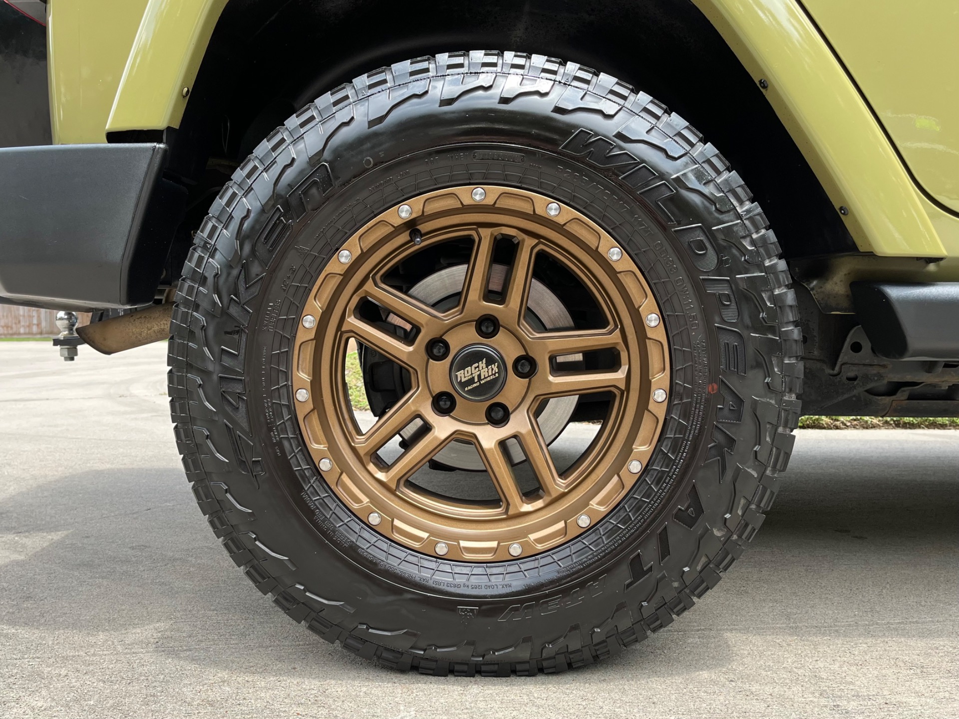 Used-2013-Jeep-Wrangler-Unlimited-Sahara (10)