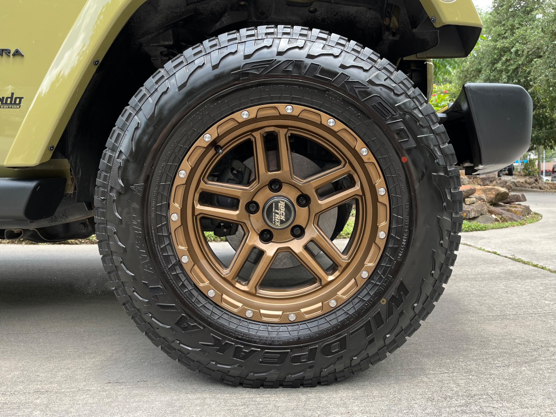 Used-2013-Jeep-Wrangler-Unlimited-Sahara (11)