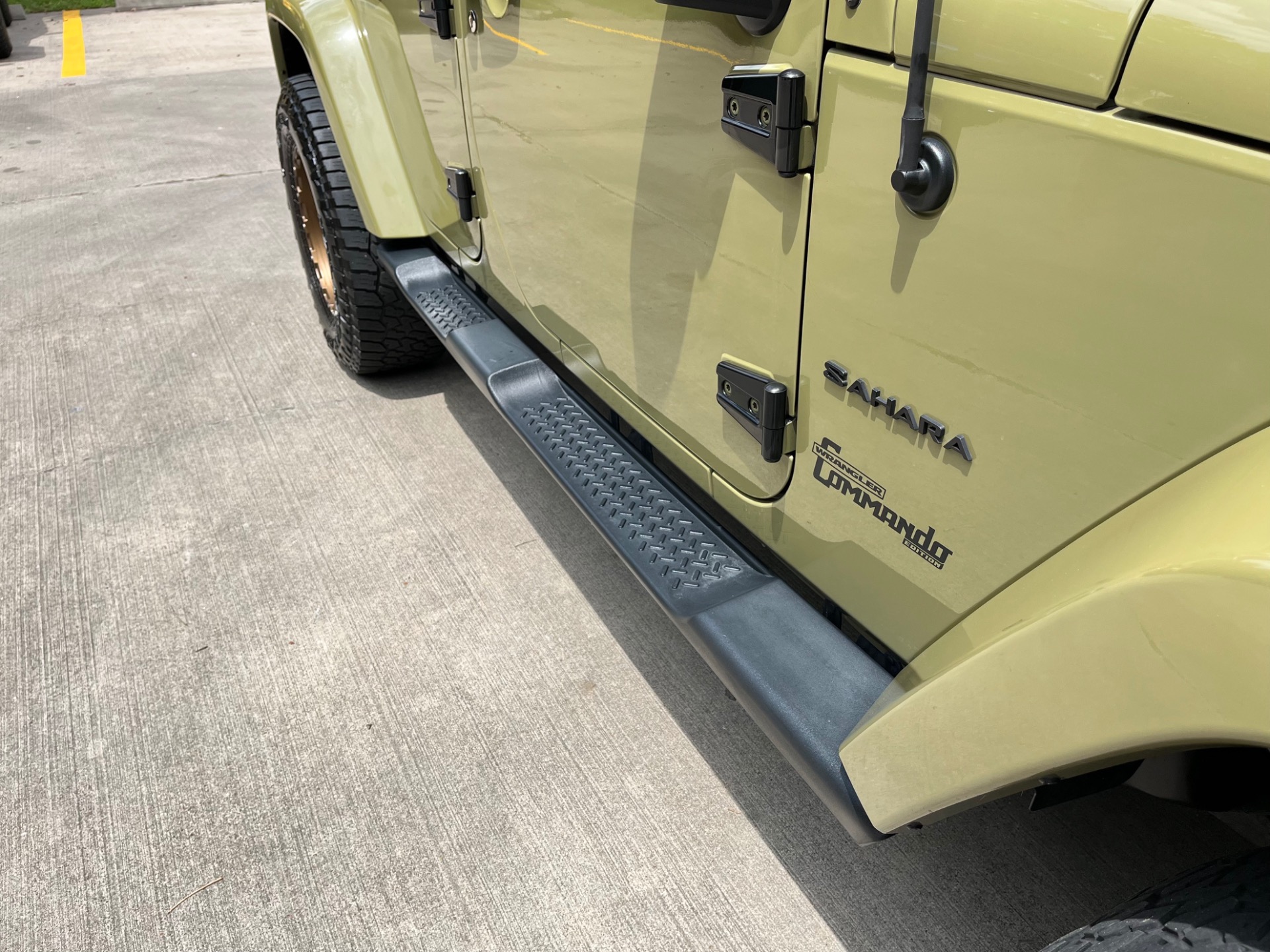 Used-2013-Jeep-Wrangler-Unlimited-Sahara (13)