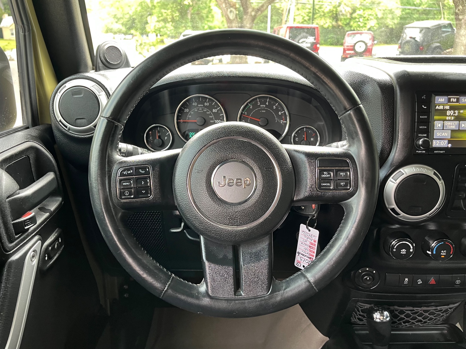 Used-2013-Jeep-Wrangler-Unlimited-Sahara (20)