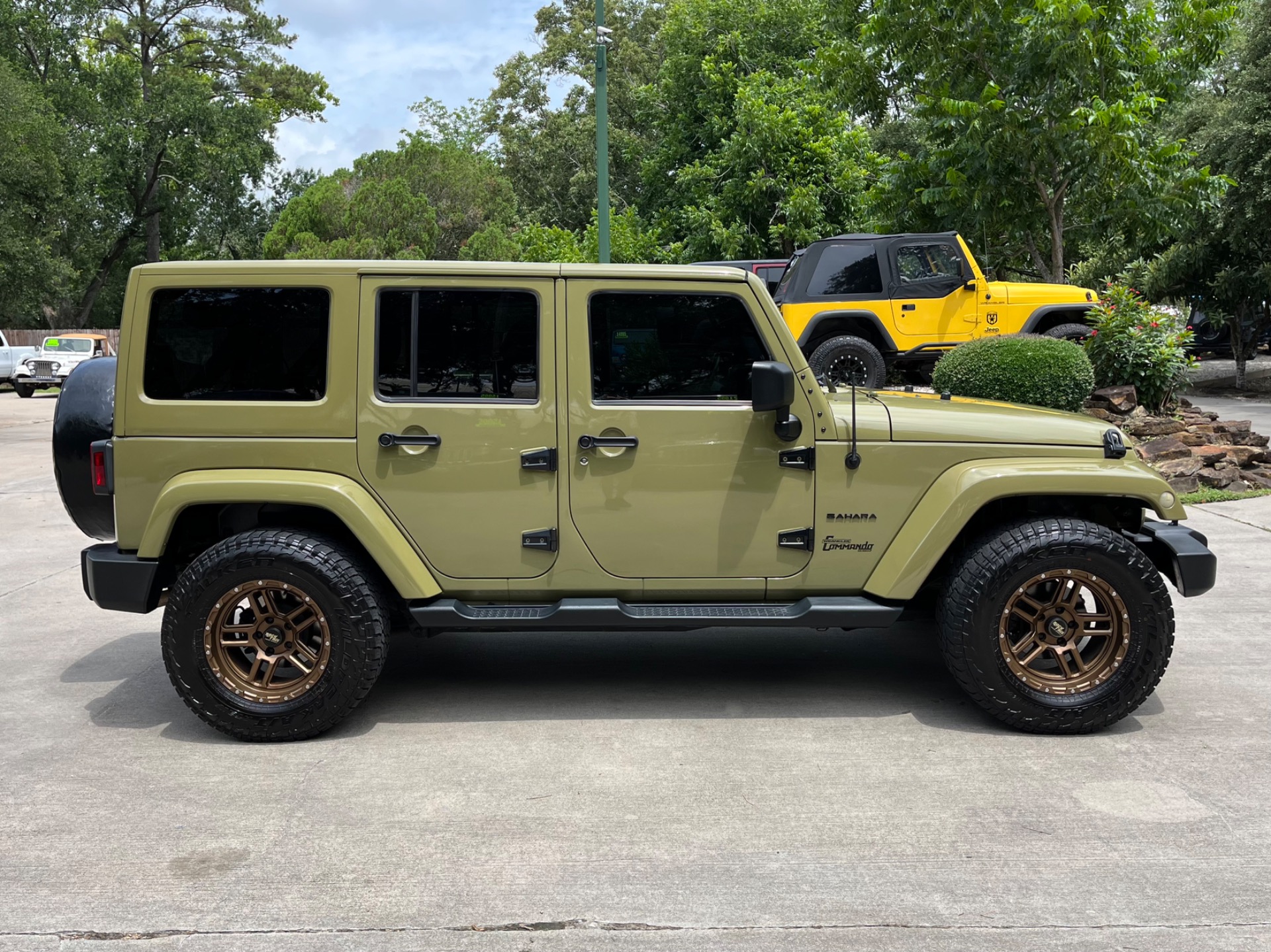 Used-2013-Jeep-Wrangler-Unlimited-Sahara (9)