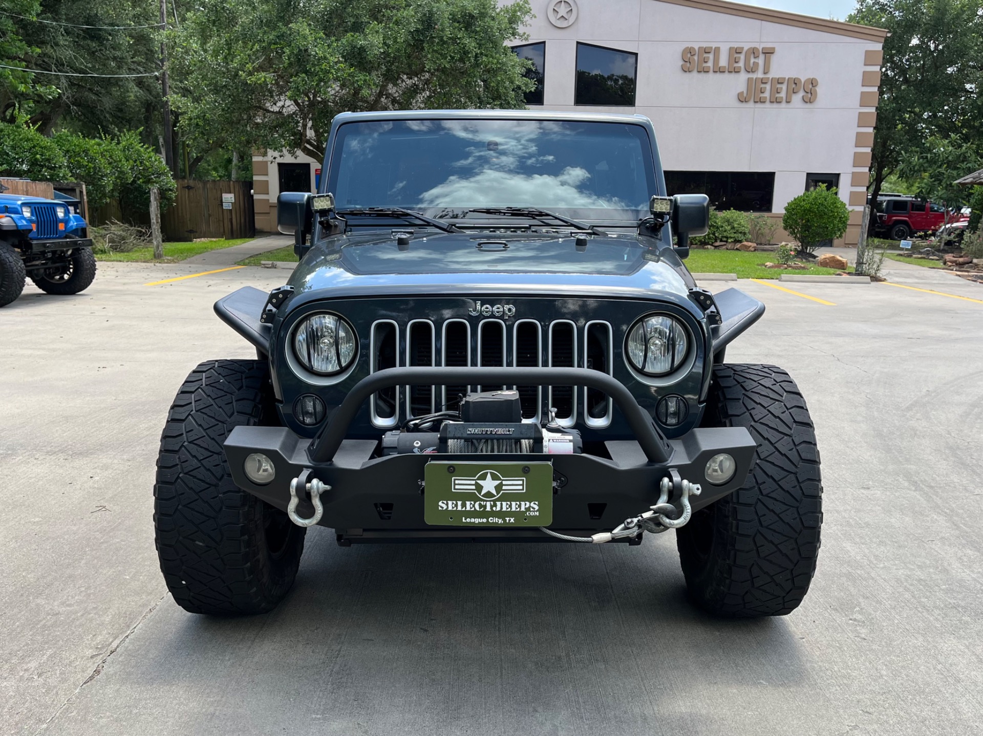 Used-2016-Jeep-Wrangler-Unlimited-Sahara (1)