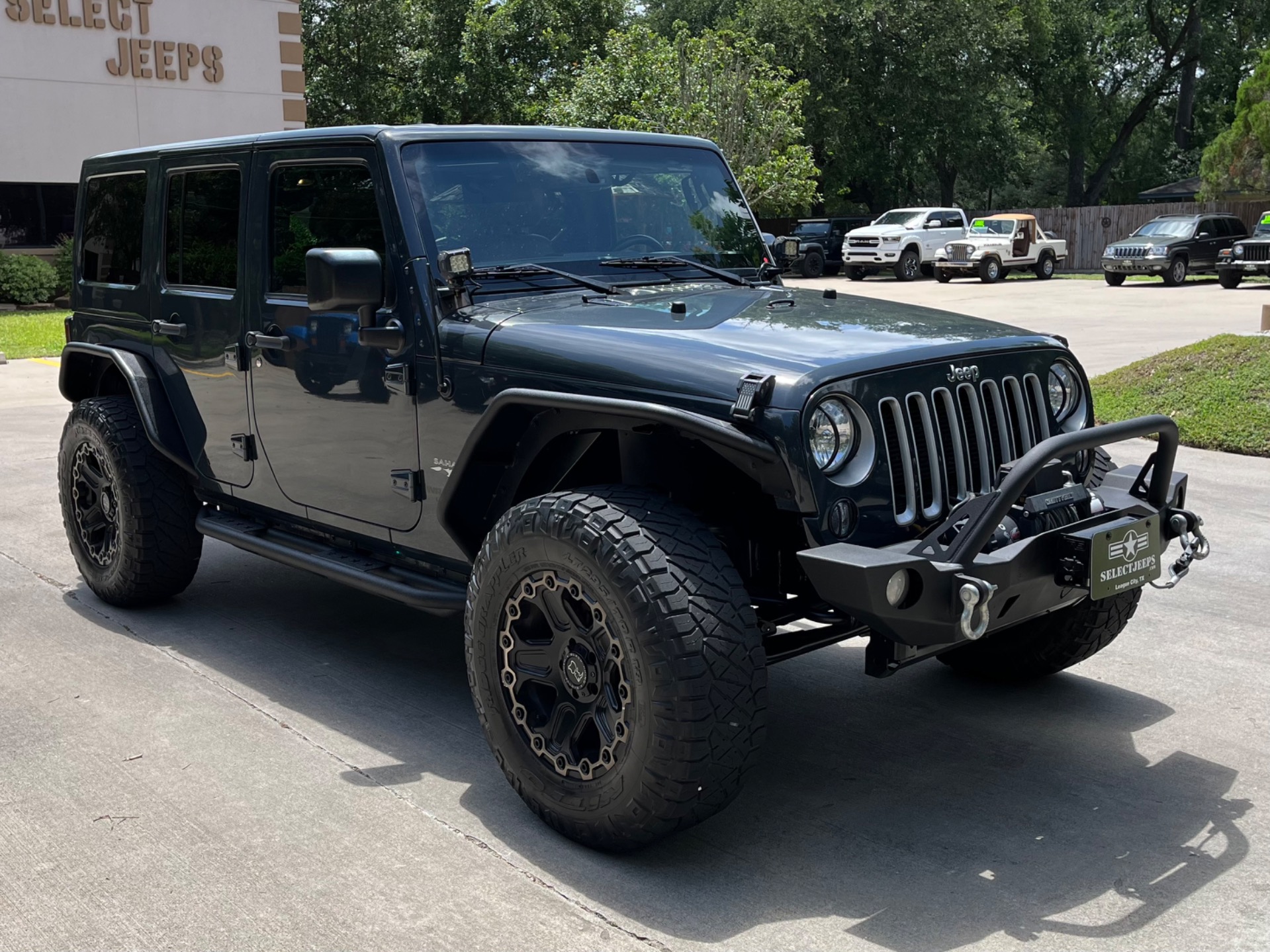 Used-2016-Jeep-Wrangler-Unlimited-Sahara (12)