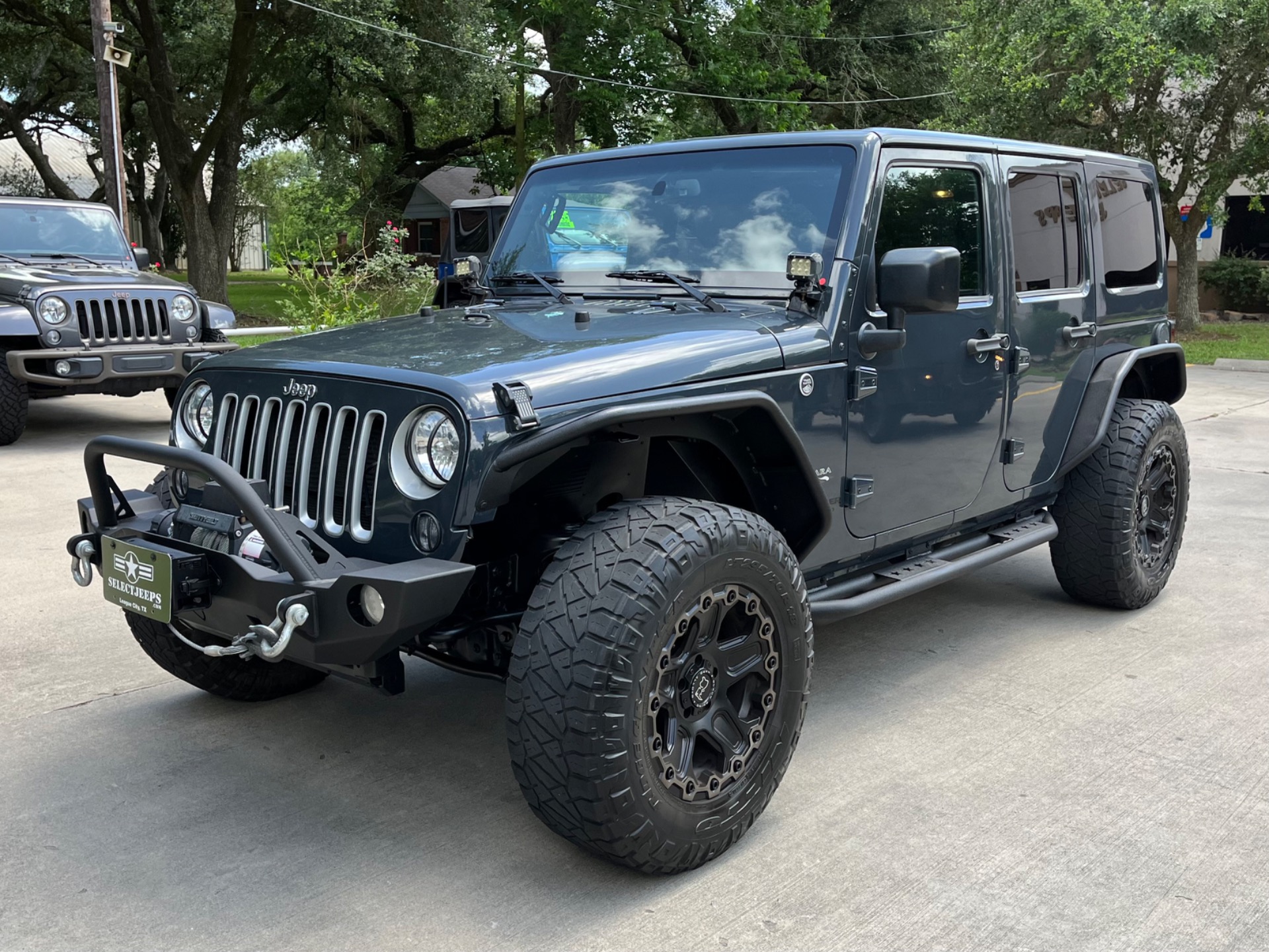 Used-2016-Jeep-Wrangler-Unlimited-Sahara (3)