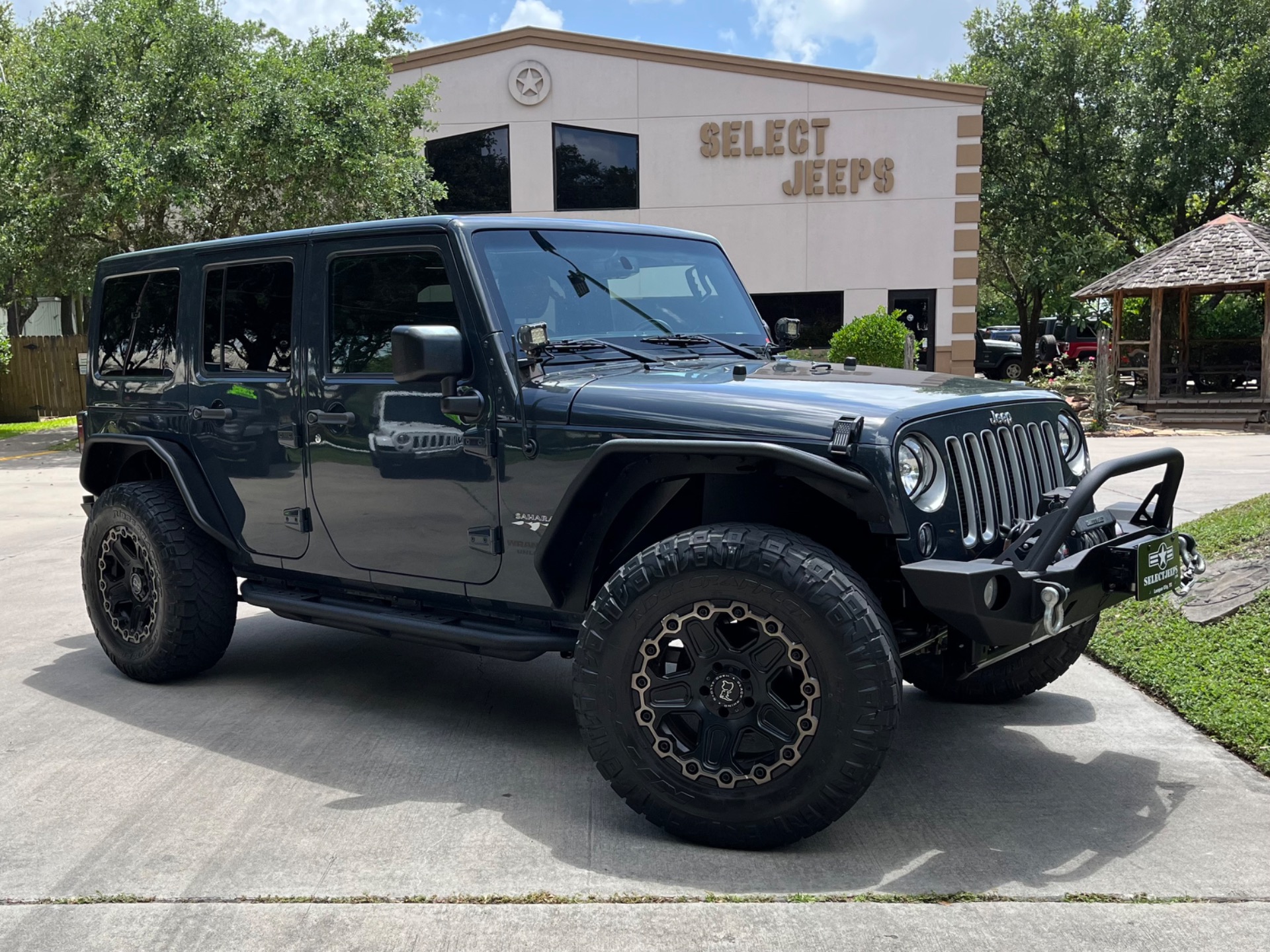 Used-2016-Jeep-Wrangler-Unlimited-Sahara