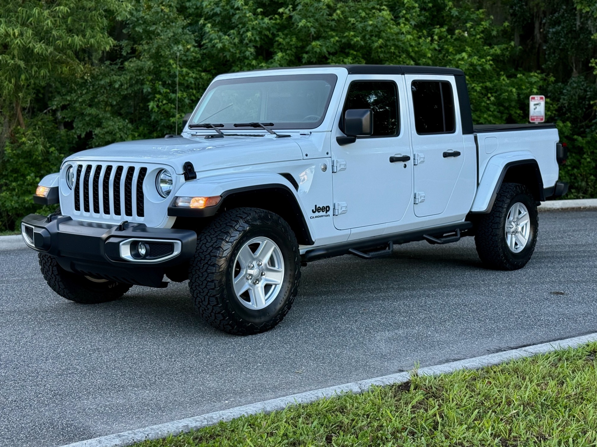 Used-2021-Jeep-Gladiator-Sport-1747266024