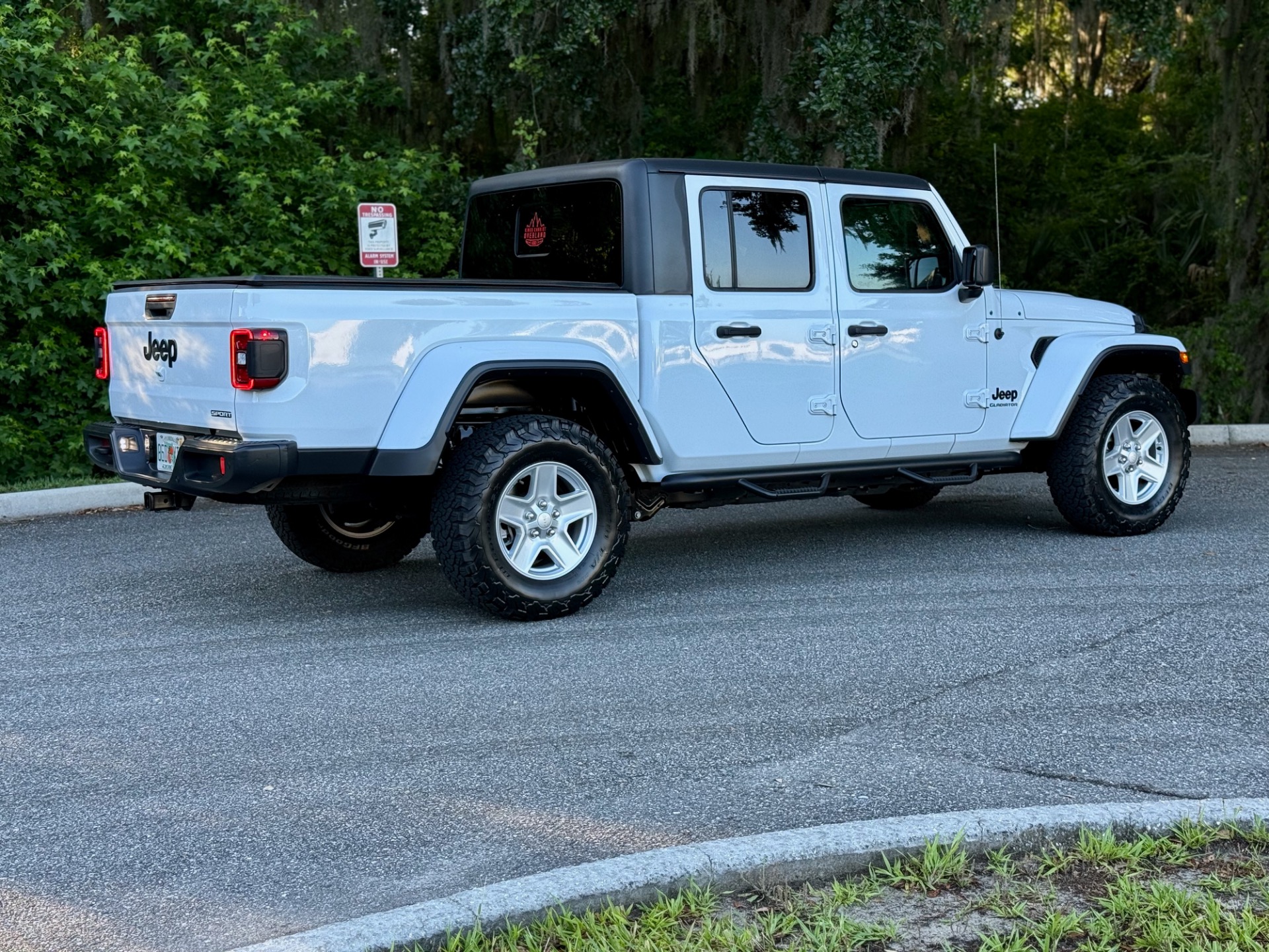 Used-2021-Jeep-Gladiator-Sport-1747266025 (1)