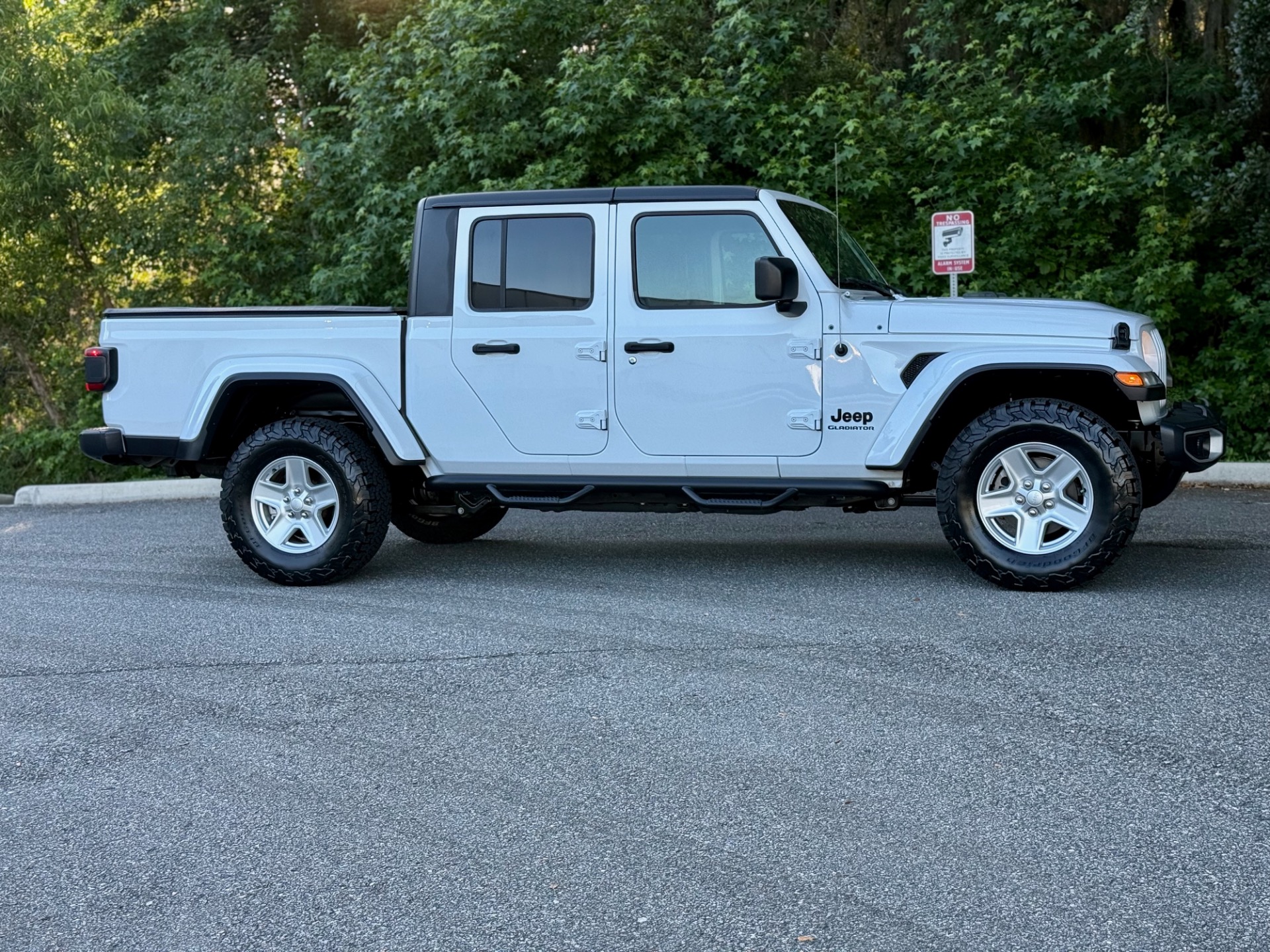 Used-2021-Jeep-Gladiator-Sport-1747266026