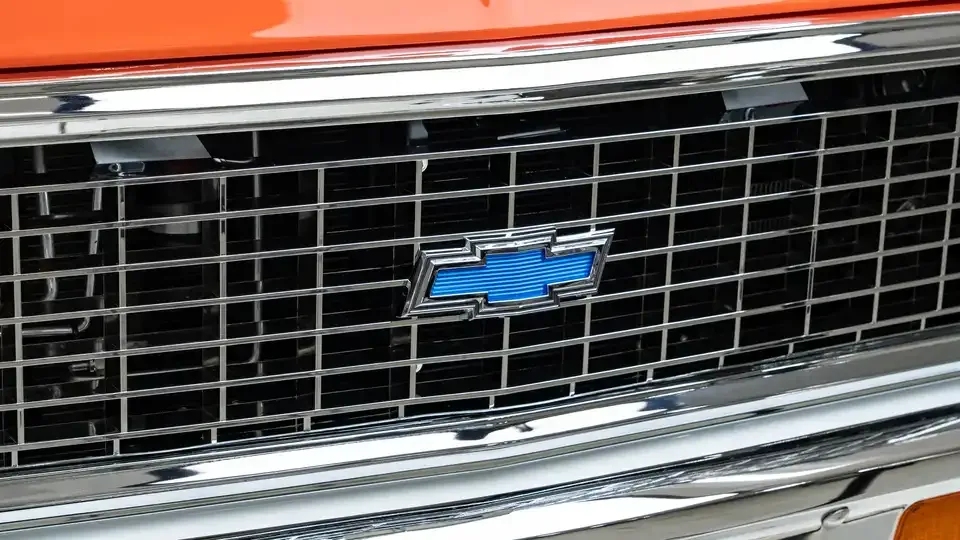 hugger-orange-1969-chevrolet-k5-blazer-for-sale-velocity-restorations-24