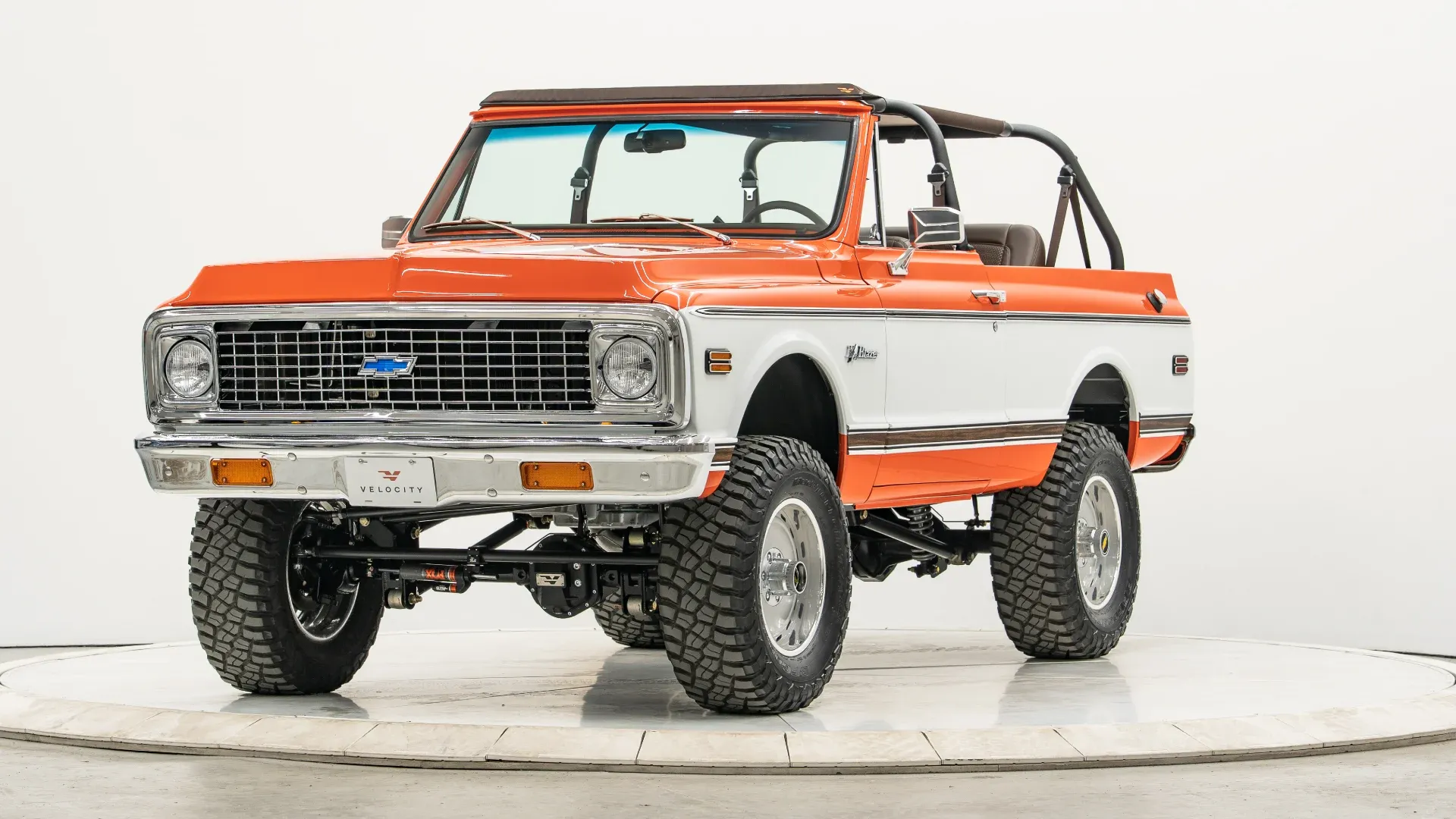 hugger-orange-1969-chevrolet-k5-blazer-for-sale-velocity-restorations-38