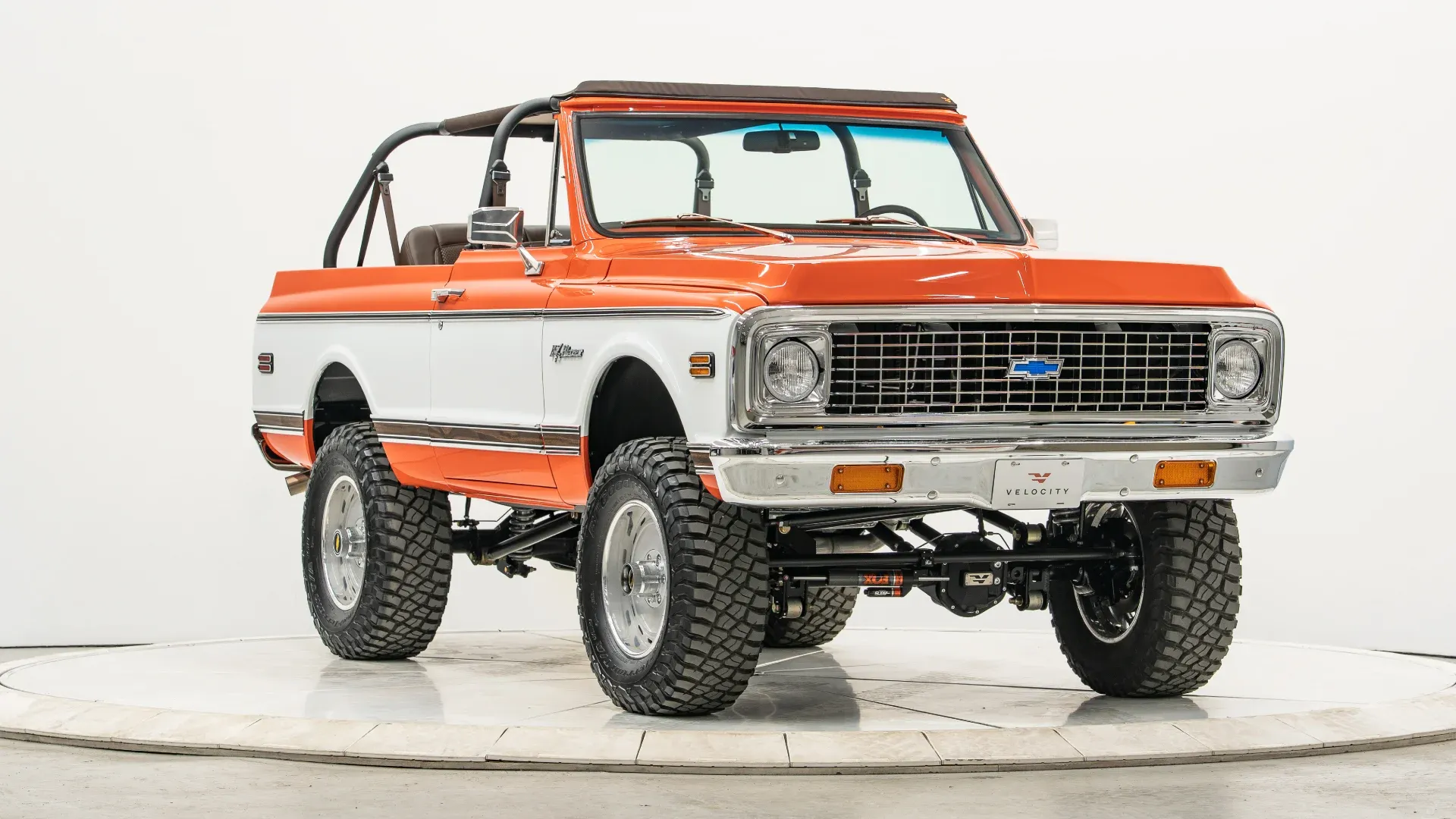hugger-orange-1969-chevrolet-k5-blazer-for-sale-velocity-restorations-40