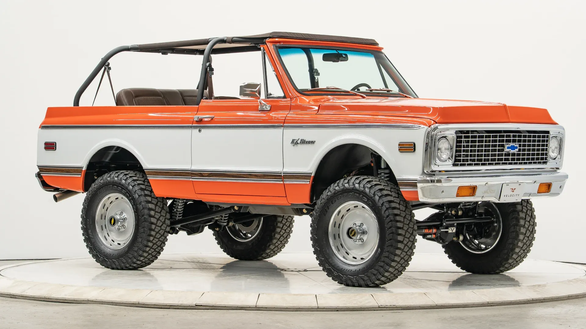 hugger-orange-1969-chevrolet-k5-blazer-for-sale-velocity-restorations-41