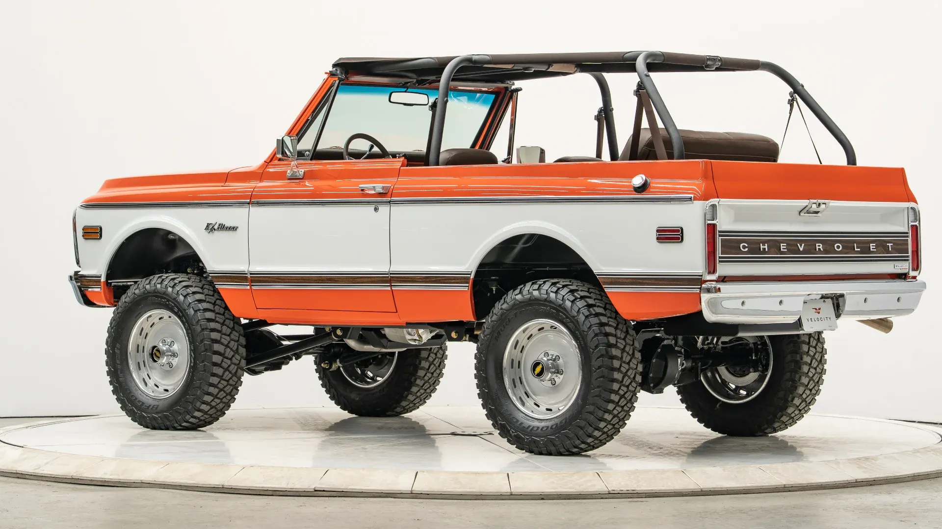 hugger-orange-1969-chevrolet-k5-blazer-for-sale-velocity-restorations-47