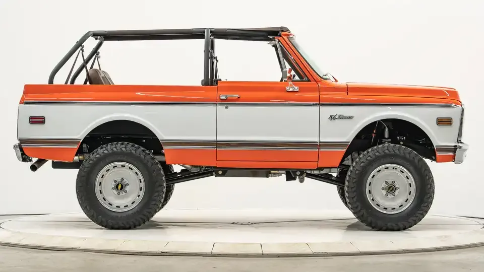 hugger-orange-1969-chevrolet-k5-blazer-for-sale-velocity-restorations-7