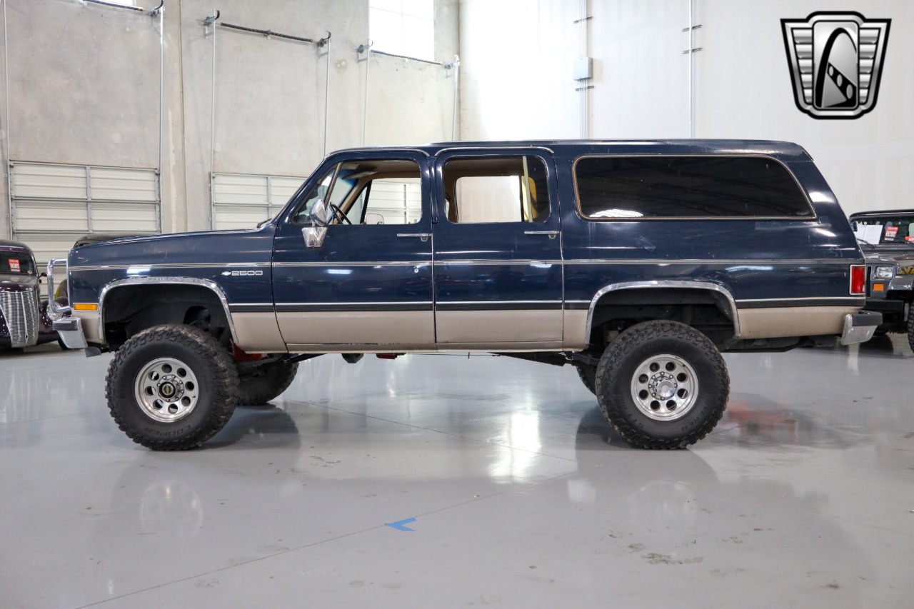 lifted-1985-chevrolet-suburban-for-sale-01