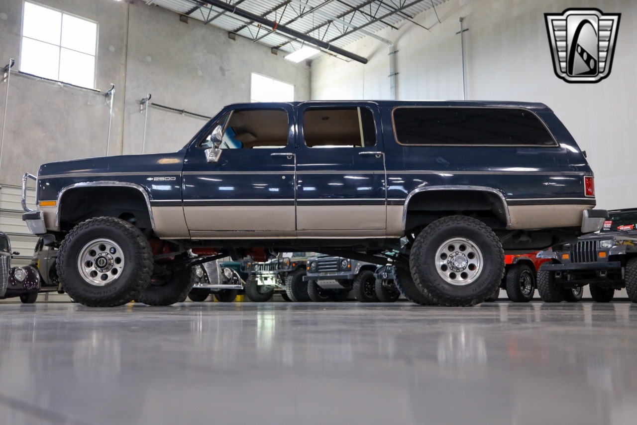 lifted-1985-chevrolet-suburban-for-sale-02