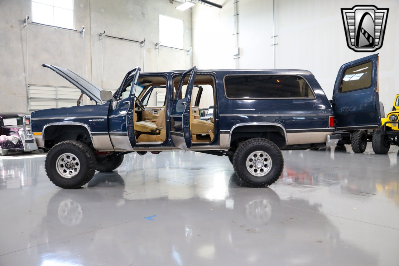 lifted-1985-chevrolet-suburban-for-sale-04