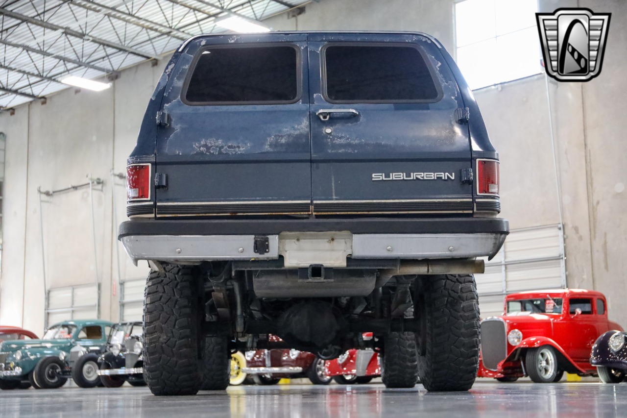 lifted-1985-chevrolet-suburban-for-sale-06