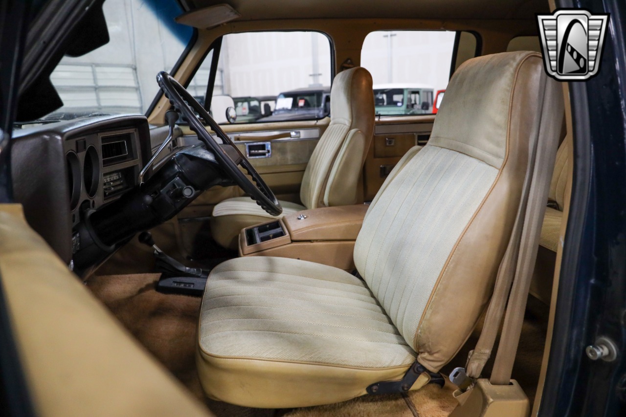 lifted-1985-chevrolet-suburban-for-sale-18