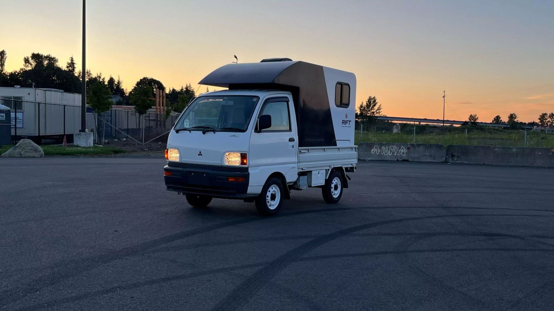 mitsubishi-minicab-micro-for-sale-08