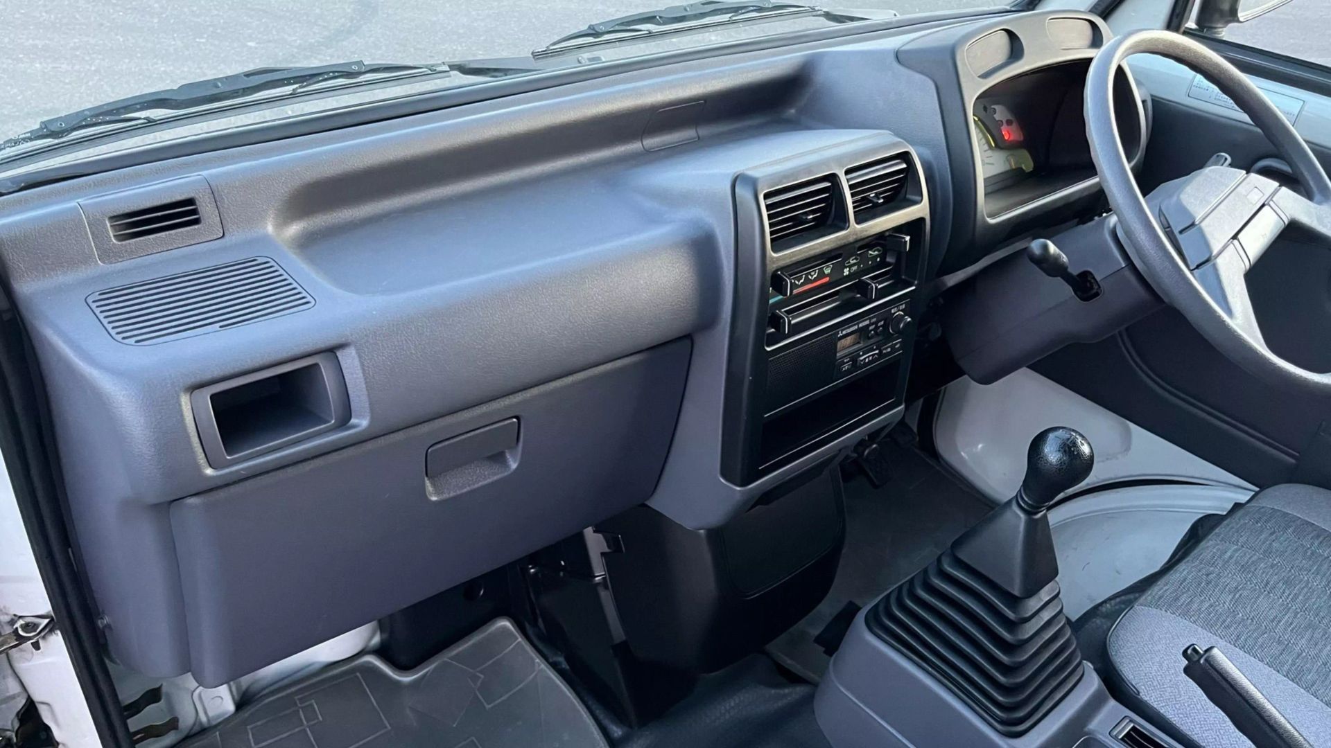 mitsubishi-minicab-micro-for-sale-28