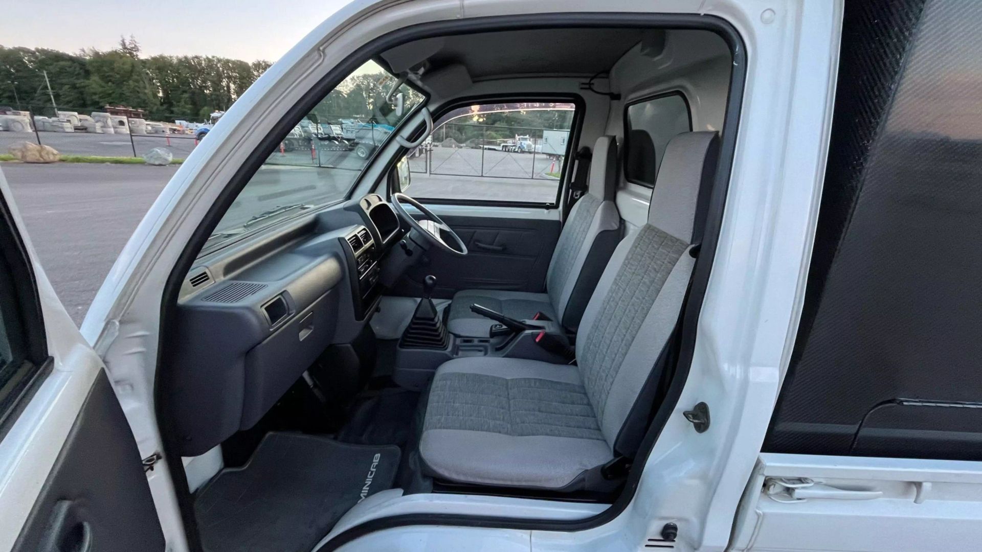 mitsubishi-minicab-micro-for-sale-32