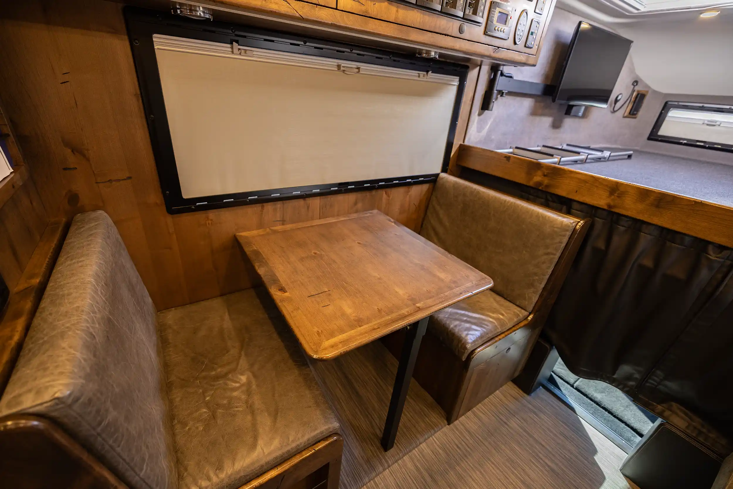 pre-roamed-earthroamer-200-for-sale-11
