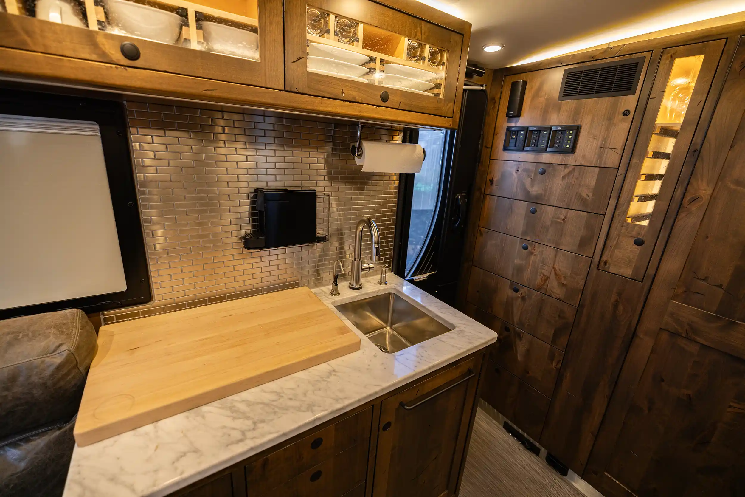 pre-roamed-earthroamer-200-for-sale-15
