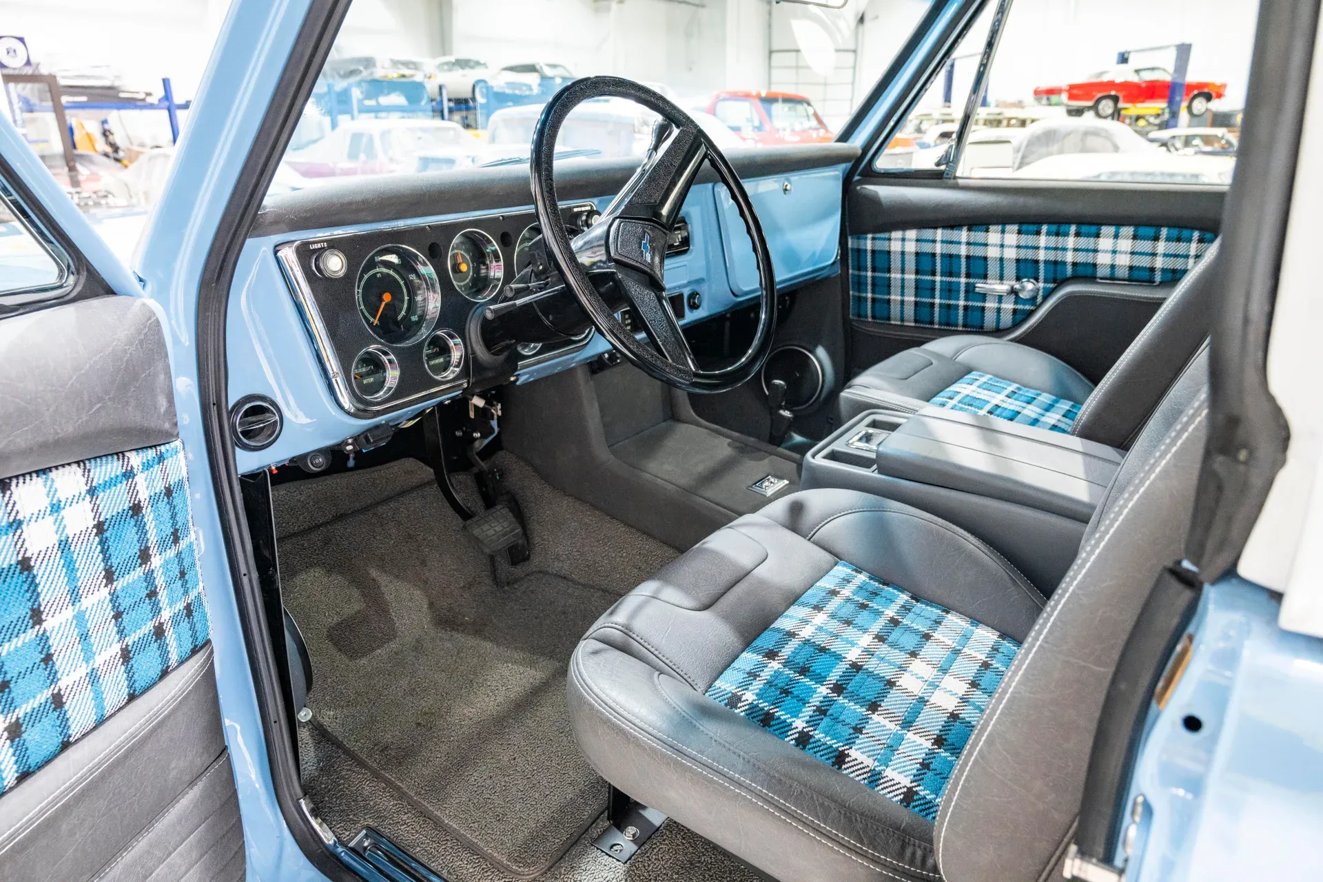 restored-1970-chevrolet-k5-blazer-for-sale-10