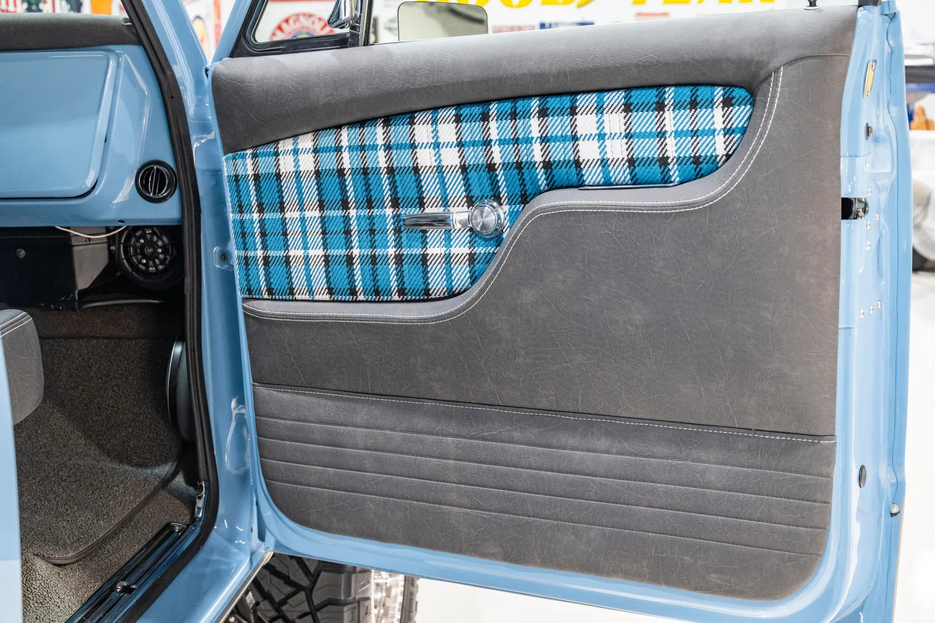 restored-1970-chevrolet-k5-blazer-for-sale-127