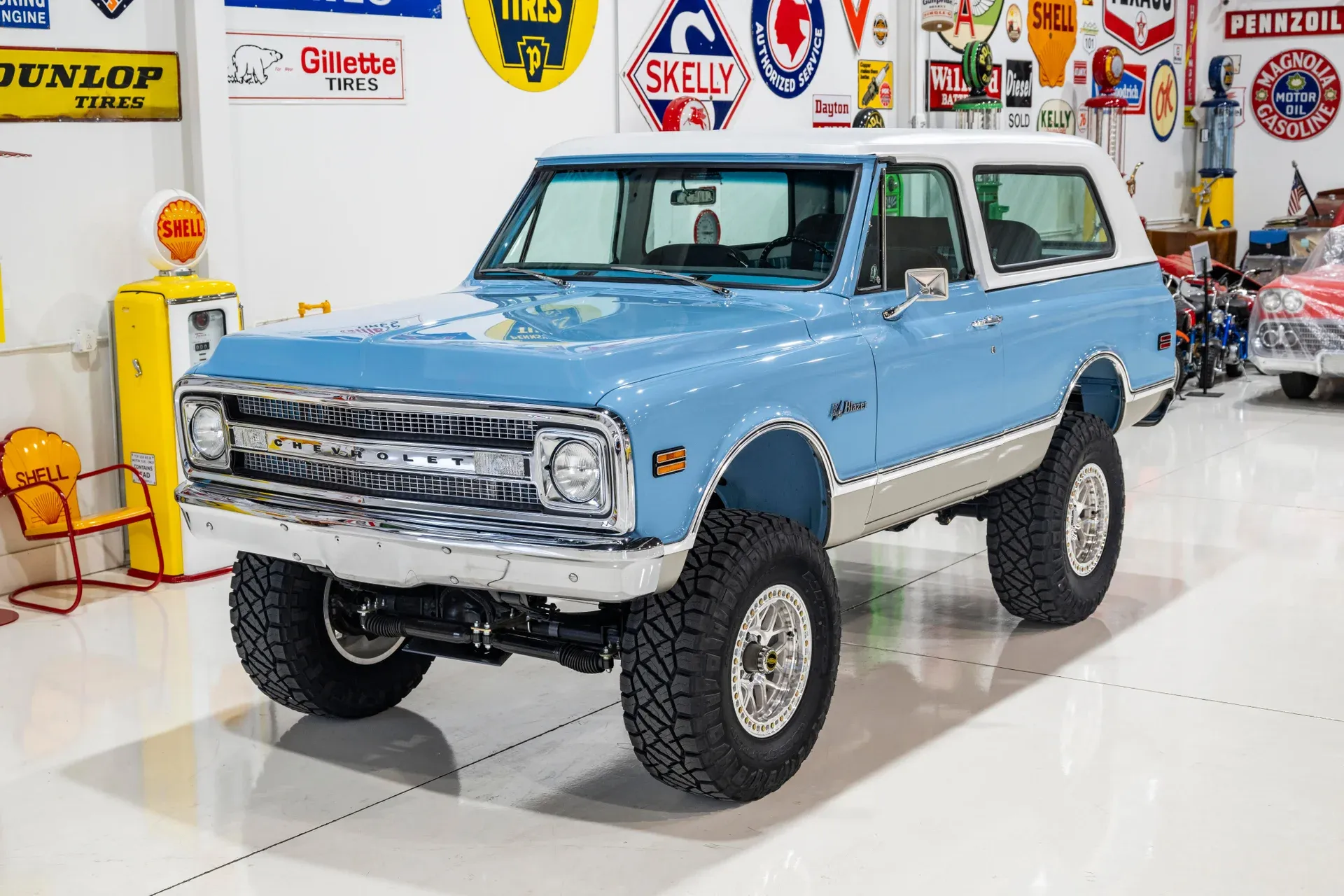 restored-1970-chevrolet-k5-blazer-for-sale-2